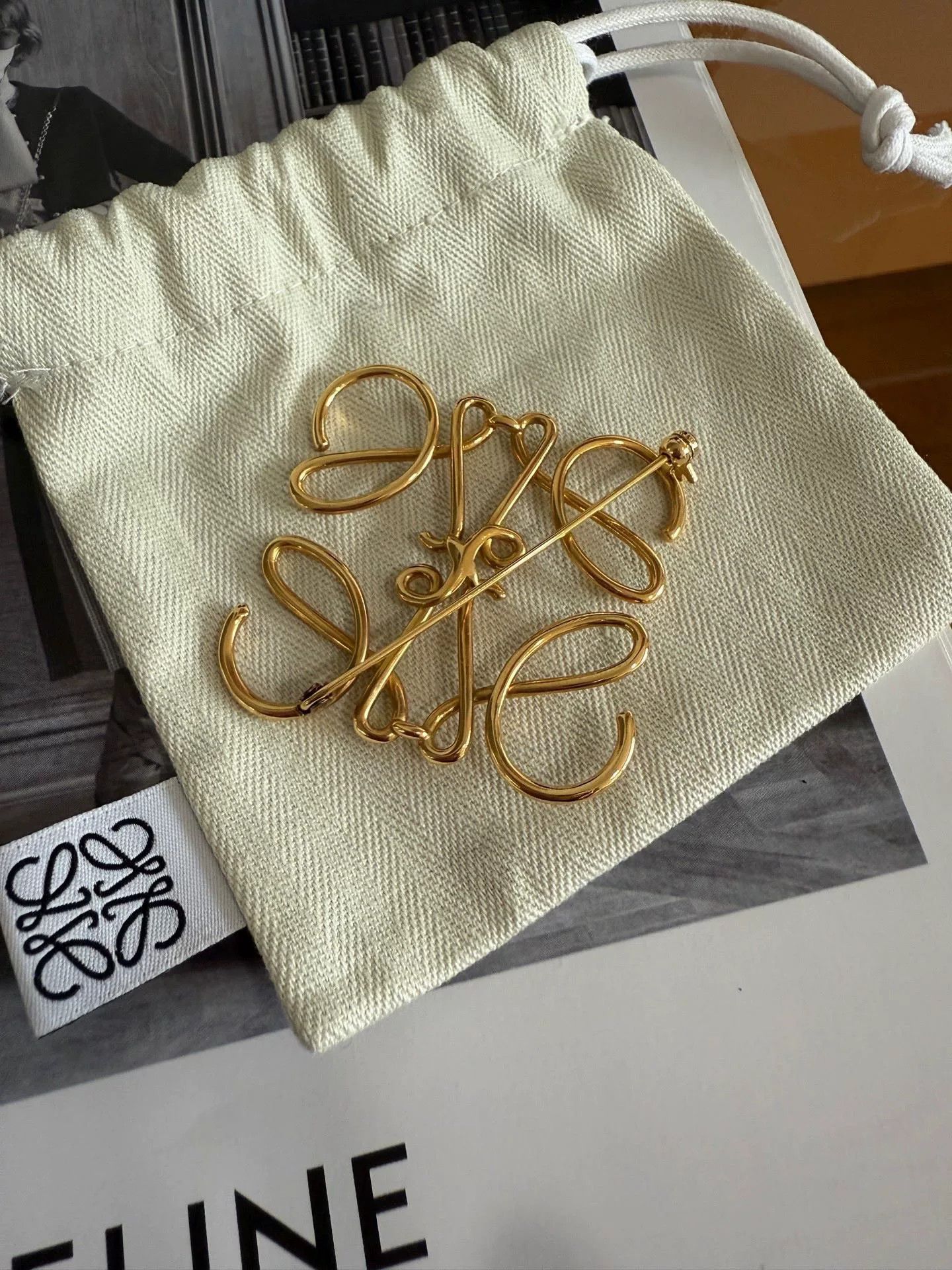 Loewe Loewe Anagram Gold Brooch Size ONE SIZE - 3 Thumbnail
