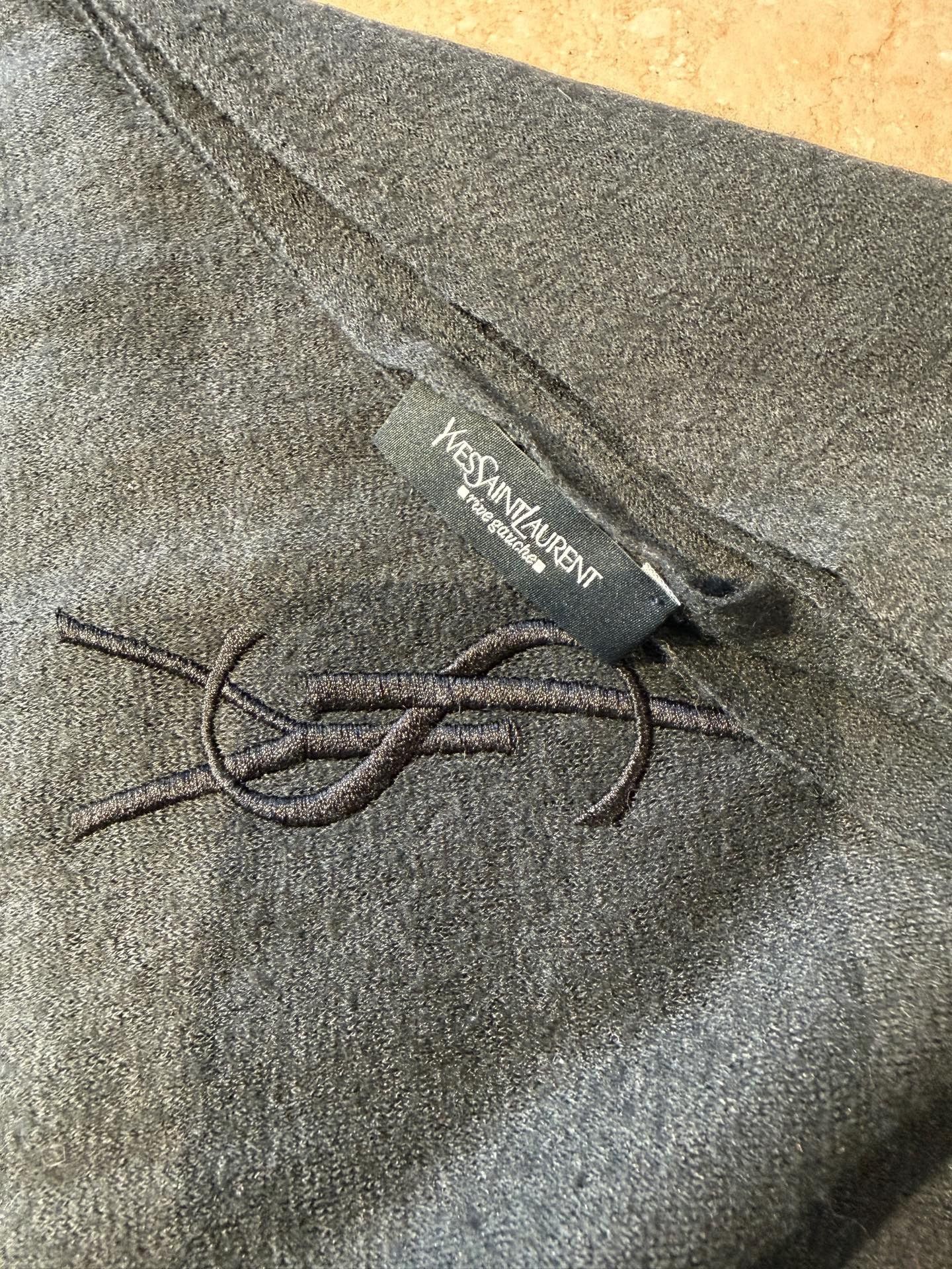 Saint Laurent Paris Yves Saint Laurent Gray Scarf Size ONE SIZE - 2 Thumbnail