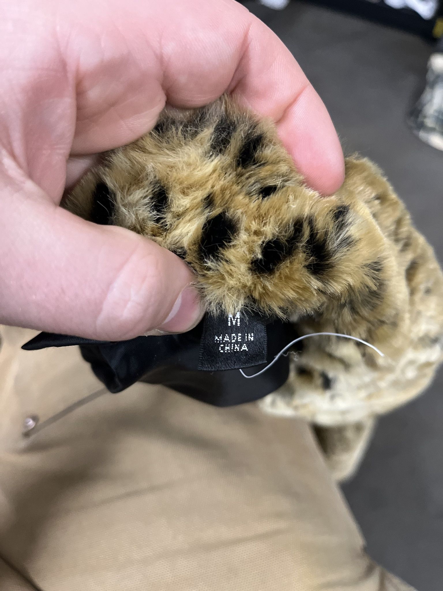 Vintage Vintage 2000s Cheetah Print Faux Fur Jacket Size S Size US S / EU 44-46 / 1 - 3 Thumbnail