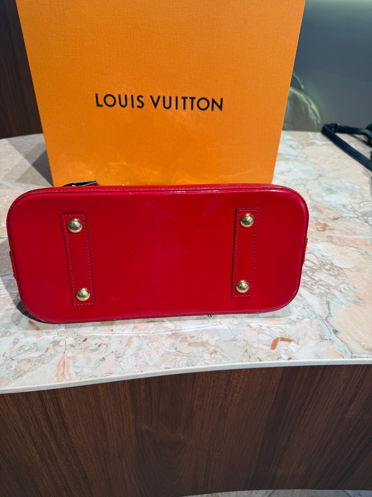Louis Vuitton LV Alma Patent Leather Red Shell Bag Size ONE SIZE - 6 Thumbnail