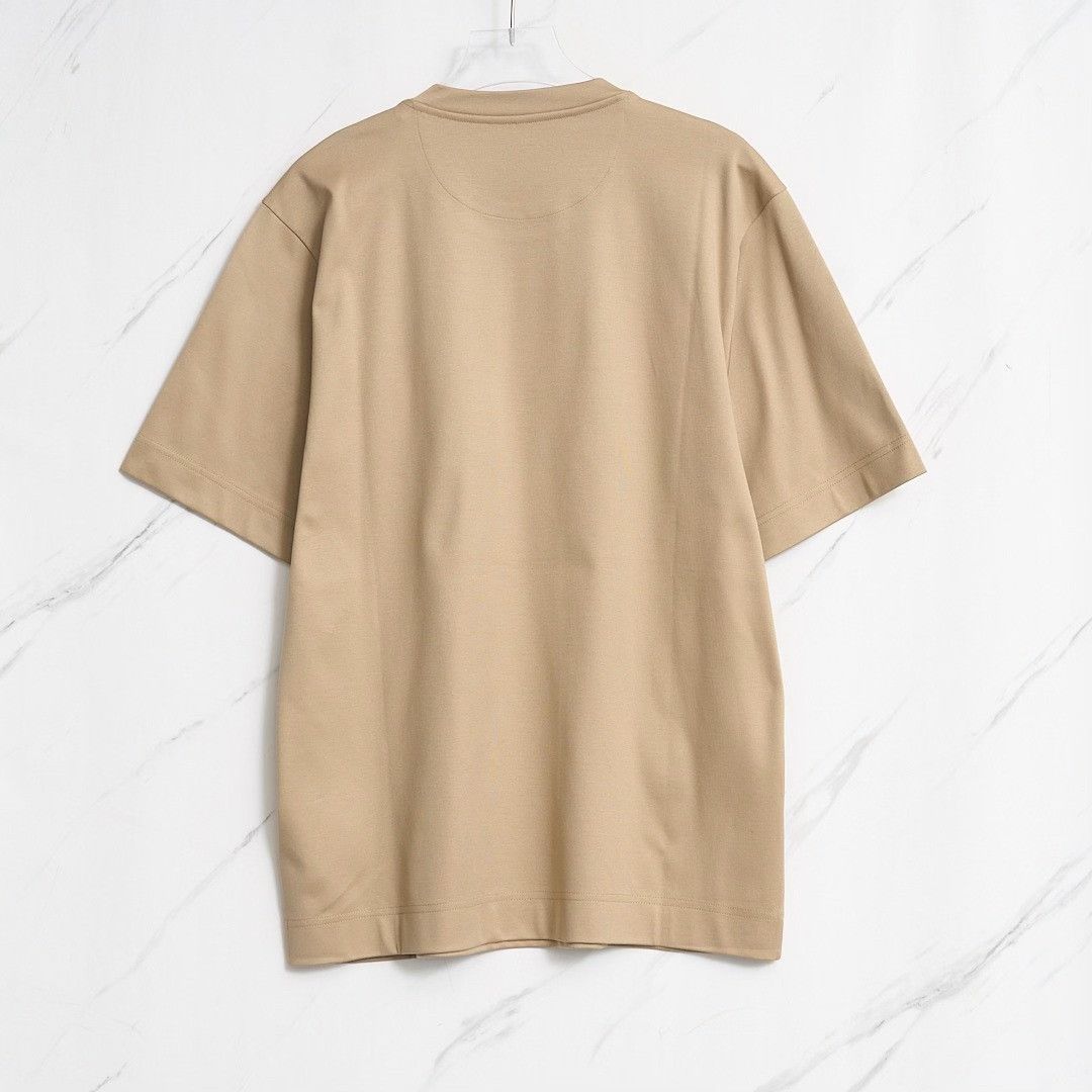 Fendi Fendi Men's Metal Logo Solid T-Shirt Size US M / EU 48-50 / 2 - 3 Thumbnail