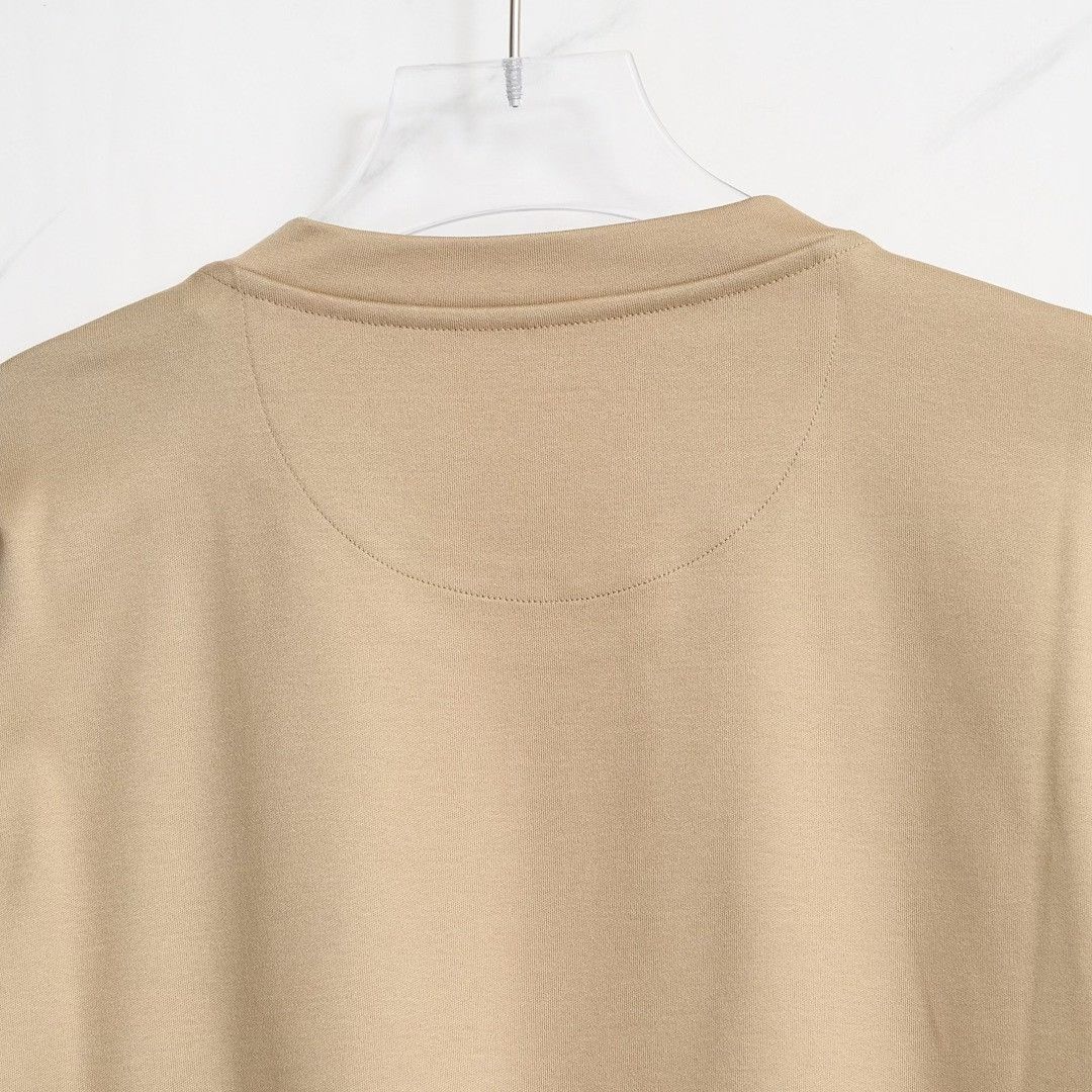 Fendi Fendi Men's Metal Logo Solid T-Shirt Size US M / EU 48-50 / 2 - 7 Thumbnail