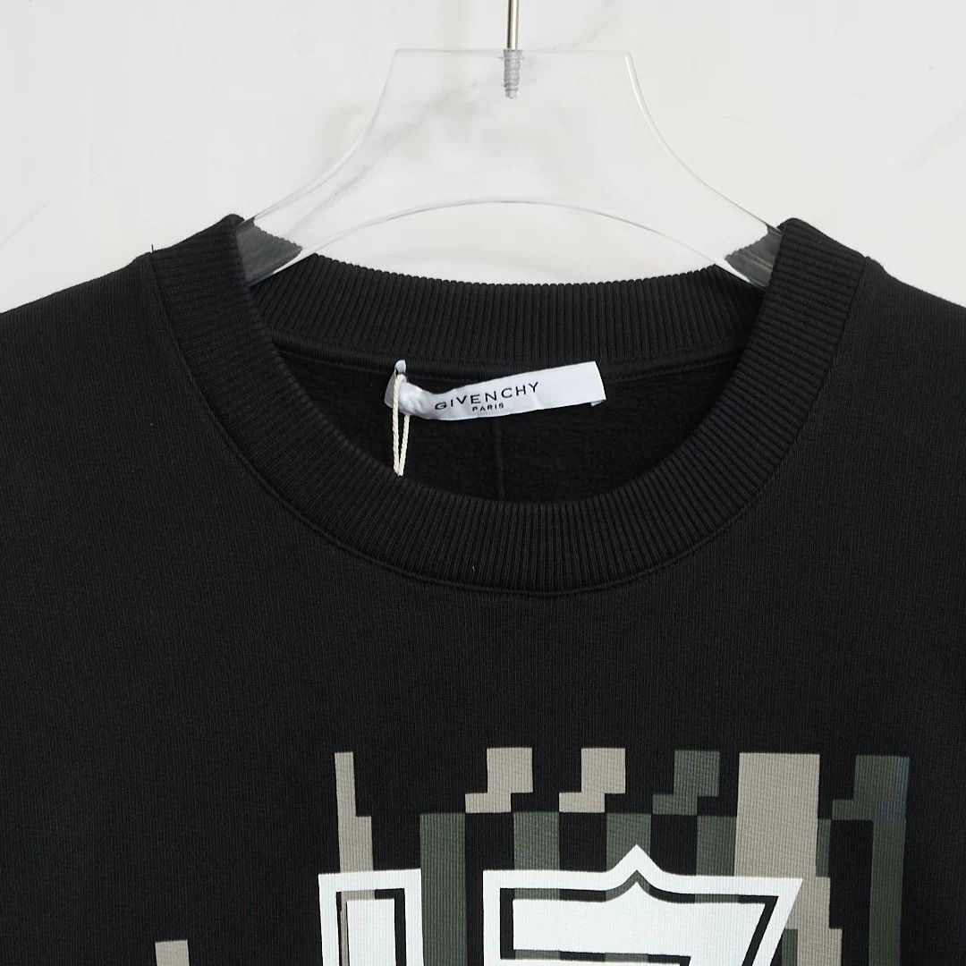 Givenchy Givenchy Men's Digital Pattern Crewneck Sweatshirt Size US M / EU 48-50 / 2 - 2 Thumbnail