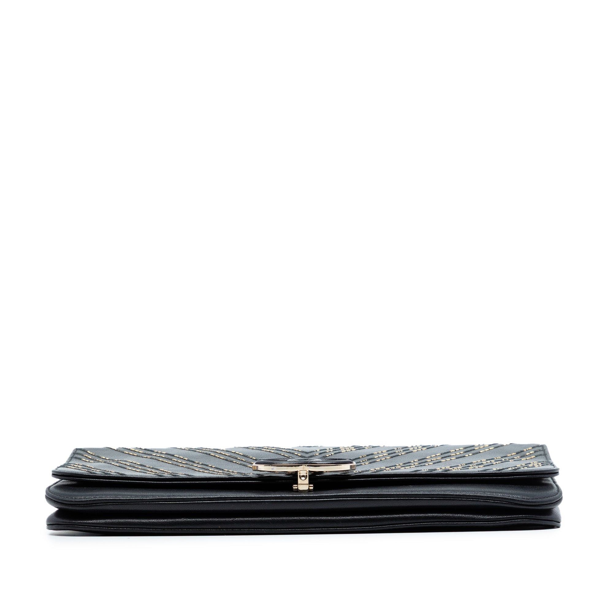 Chanel Chevron Sheepskin Subtle Clutch Size ONE SIZE - 3 Thumbnail
