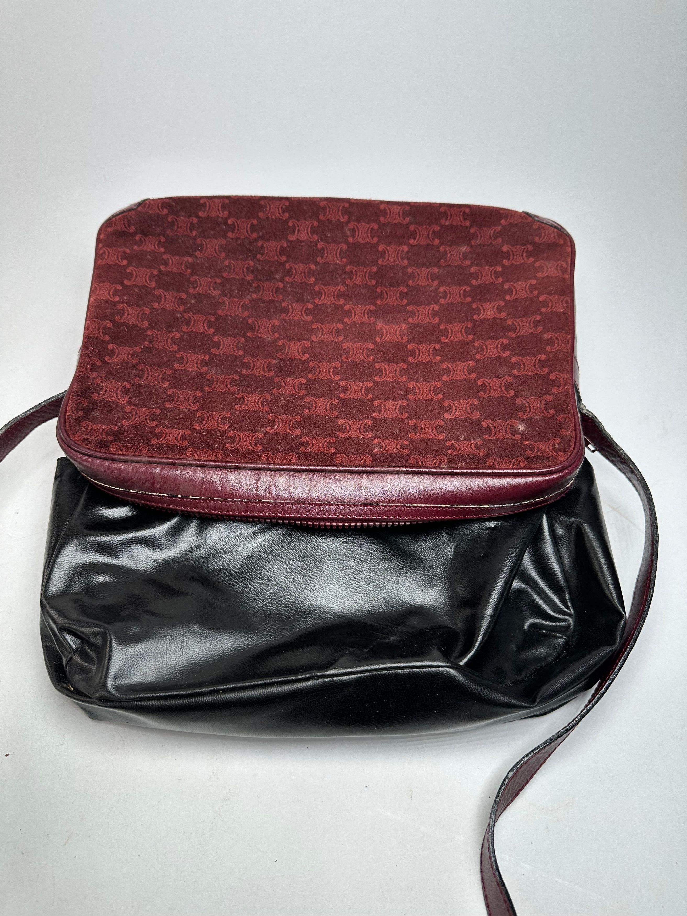 Celine Vintage Paris Triomphe Monogram 70s Suede Shoulder Bag Burgu Size ONE SIZE - 10 Thumbnail