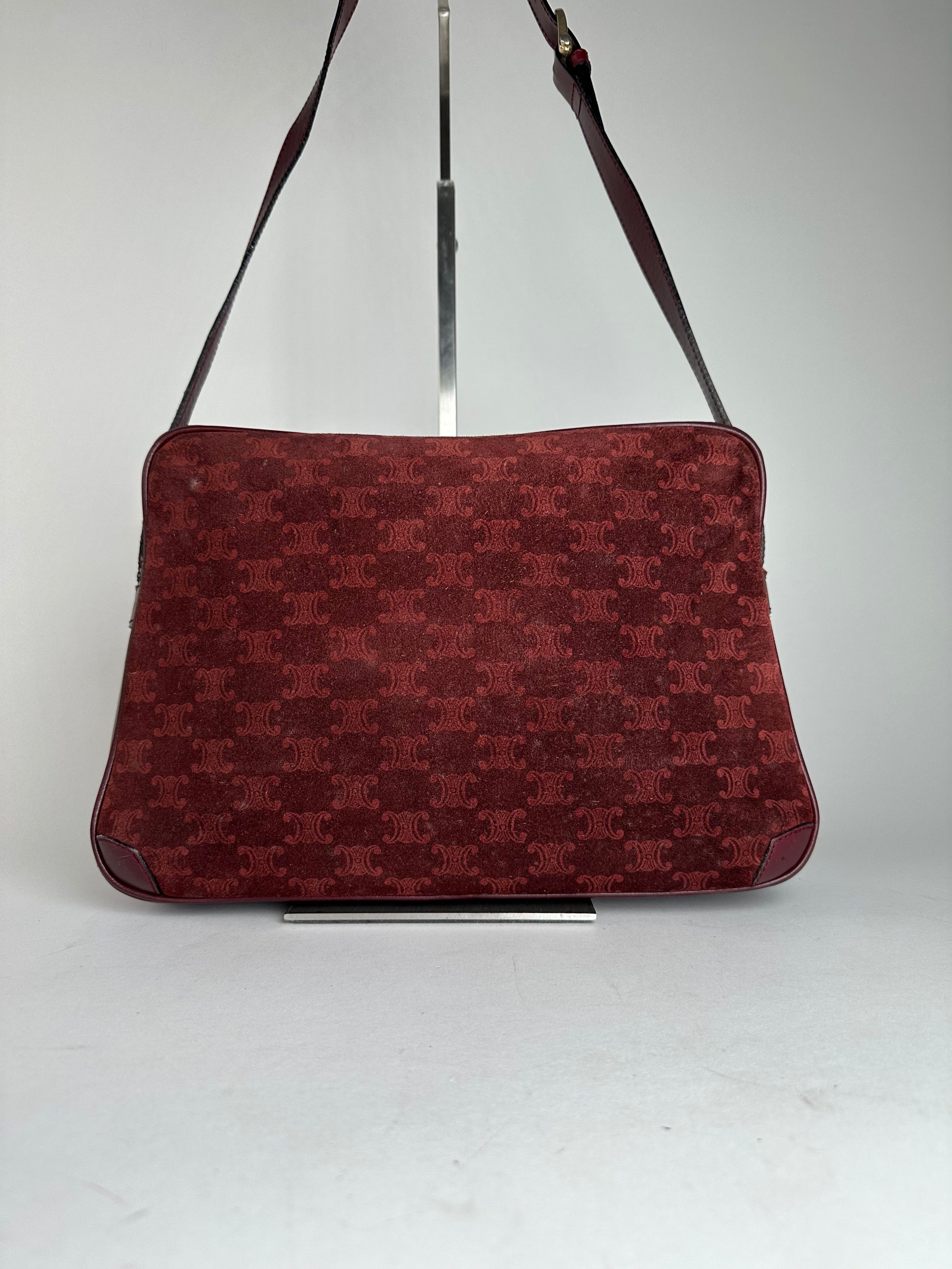 Celine Vintage Paris Triomphe Monogram 70s Suede Shoulder Bag Burgu Size ONE SIZE - 2 Thumbnail