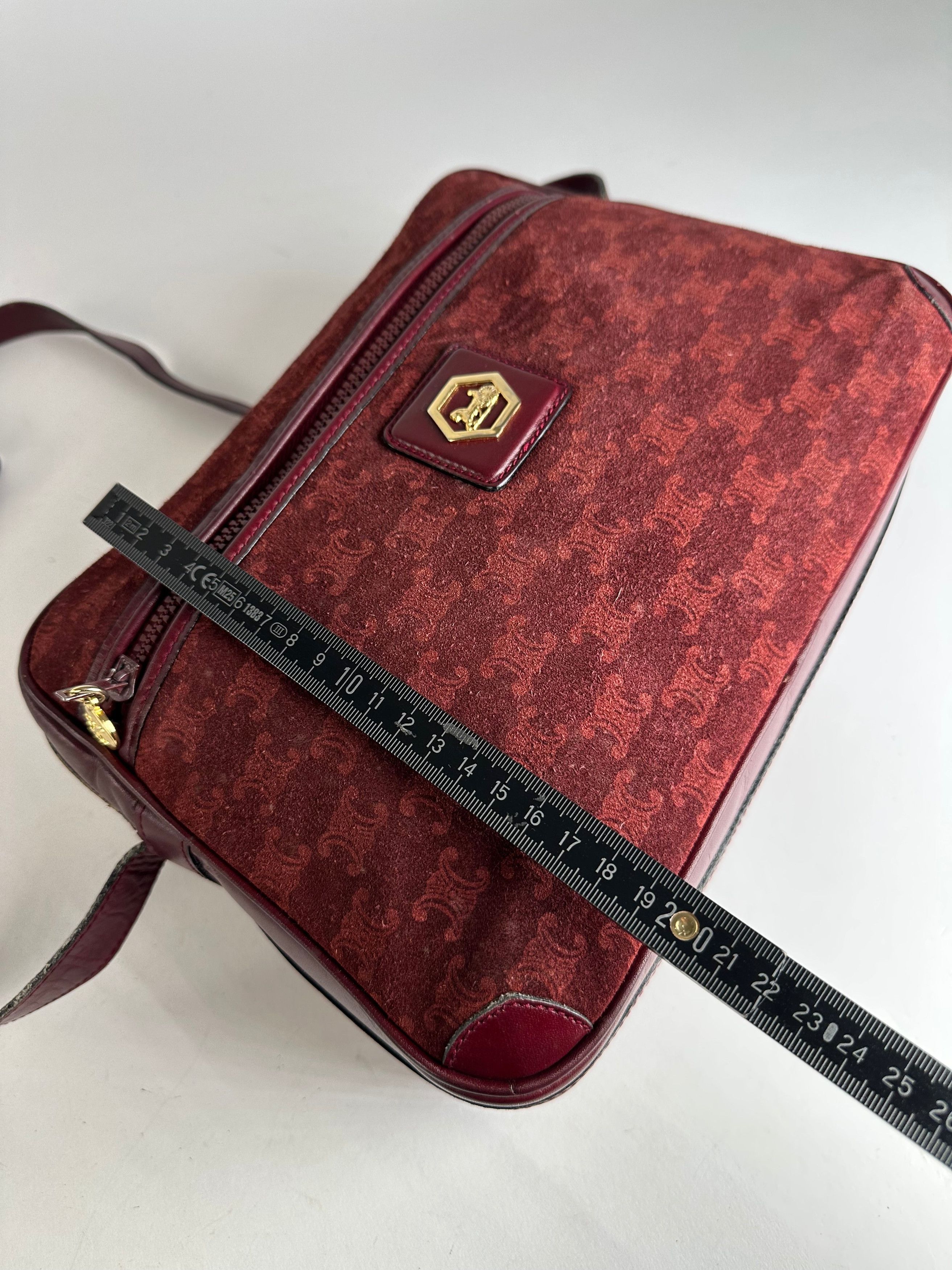 Celine Vintage Paris Triomphe Monogram 70s Suede Shoulder Bag Burgu Size ONE SIZE - 14 Thumbnail