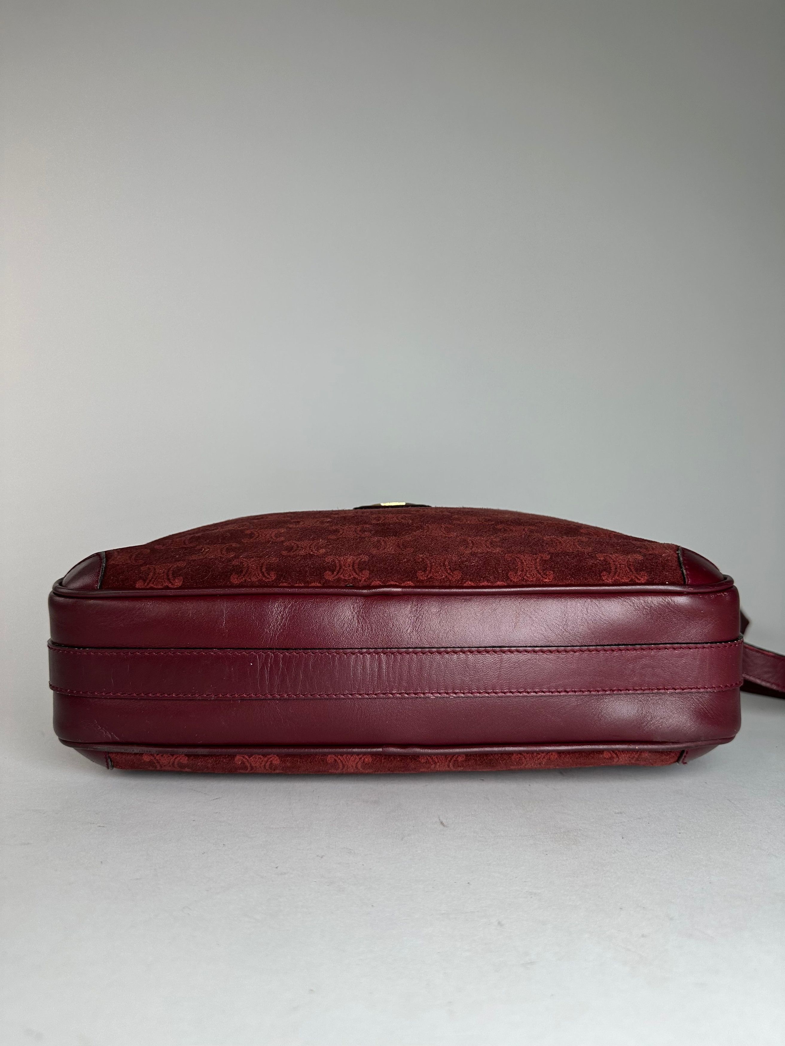 Celine Vintage Paris Triomphe Monogram 70s Suede Shoulder Bag Burgu Size ONE SIZE - 6 Thumbnail