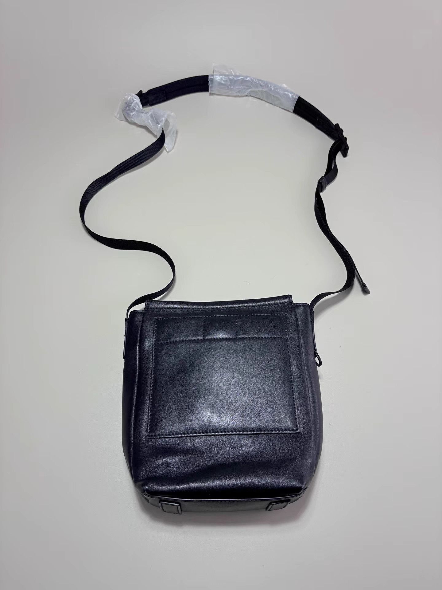 Prada Black Crossbody Leather Bag Size ONE SIZE - 2 Thumbnail