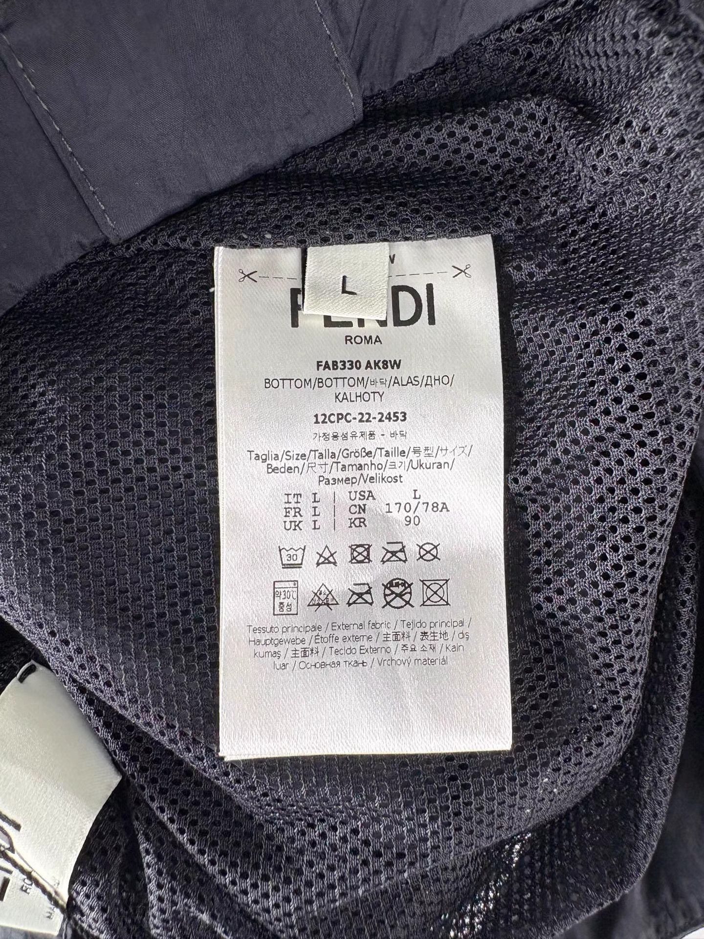 Fendi Black Cargo Pants with Utility Pockets Size US 32 / EU 48 - 4 Thumbnail
