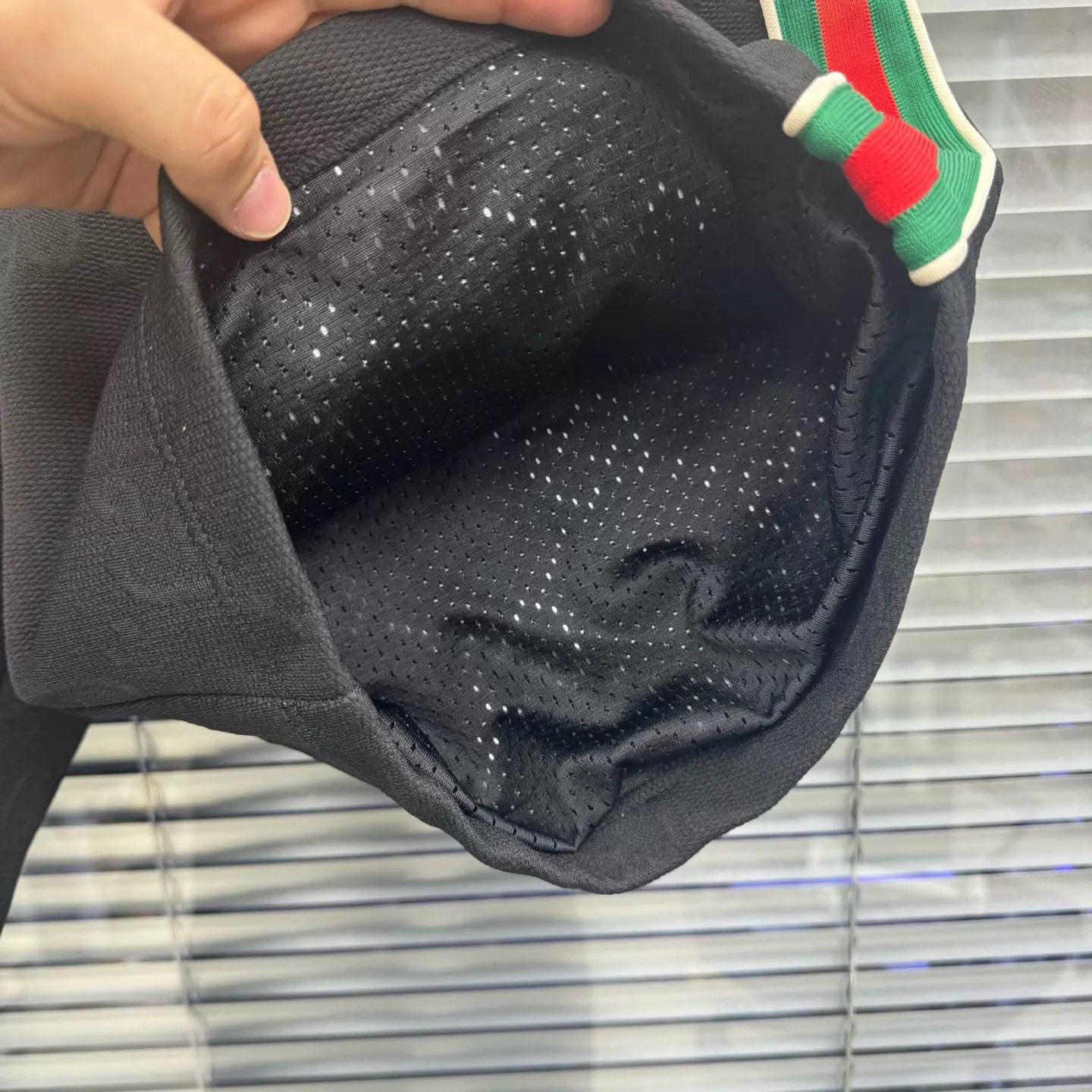 Gucci Black Shorts with Green and Red Side Stripes Size US 32 / EU 48 - 4 Thumbnail