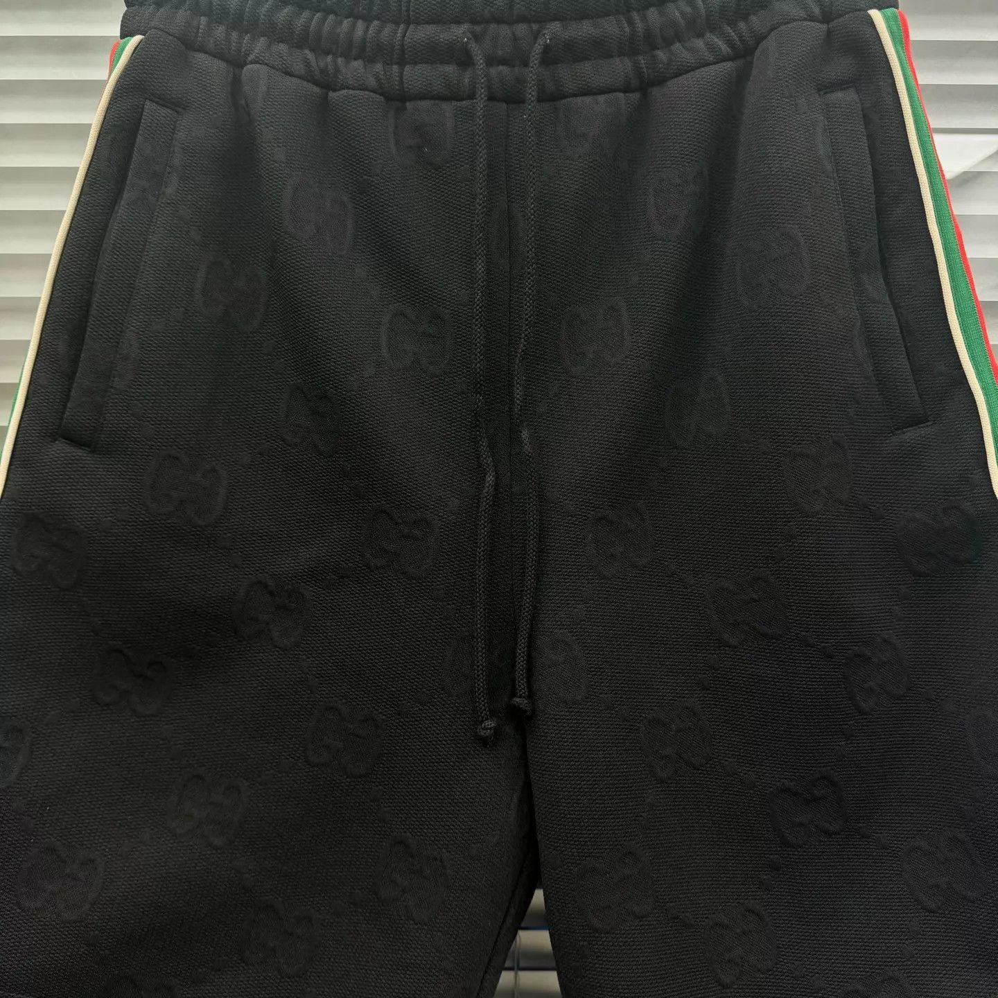 Gucci Black Shorts with Green and Red Side Stripes Size US 32 / EU 48 - 3 Thumbnail