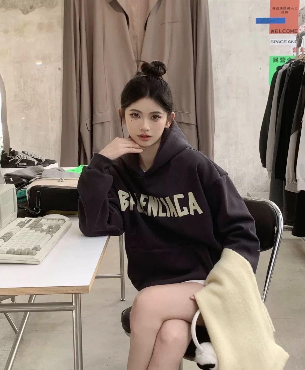 Balenciaga Balenciaga Masking Tape Distressed Hoodie Size XS / US 0-2 / IT 36-38 - 5 Thumbnail