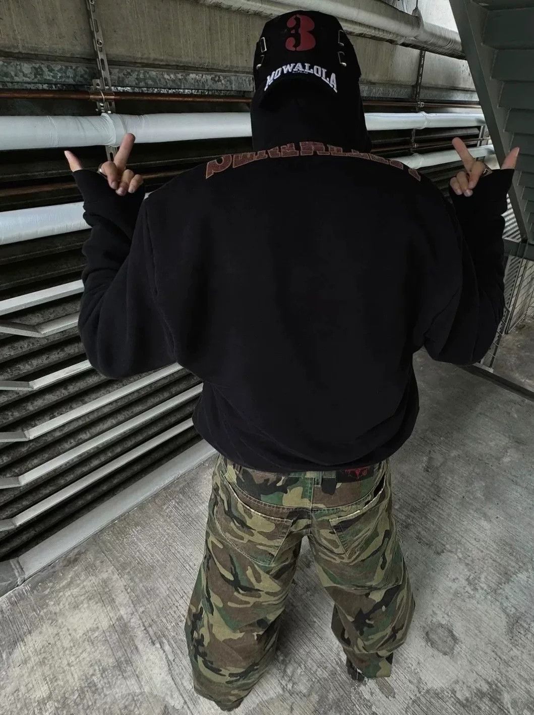 Vetements Vetements 18AW Irregular Black Sweatshirt Size US XS / EU 42 / 0 - 4 Thumbnail