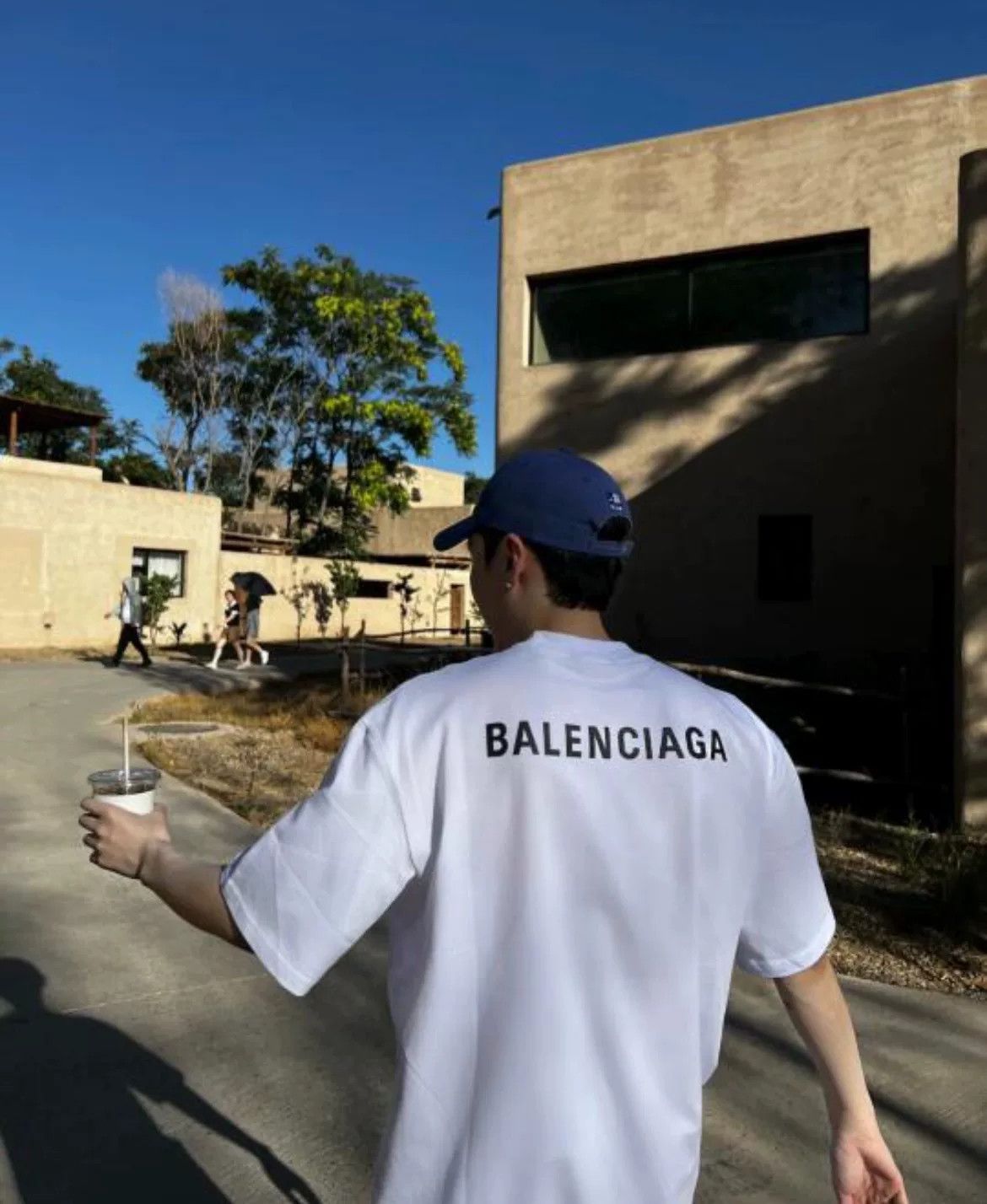 Balenciaga Balenciaga Front Back Logo T-Shirt Size US M / EU 48-50 / 2 - 6 Thumbnail