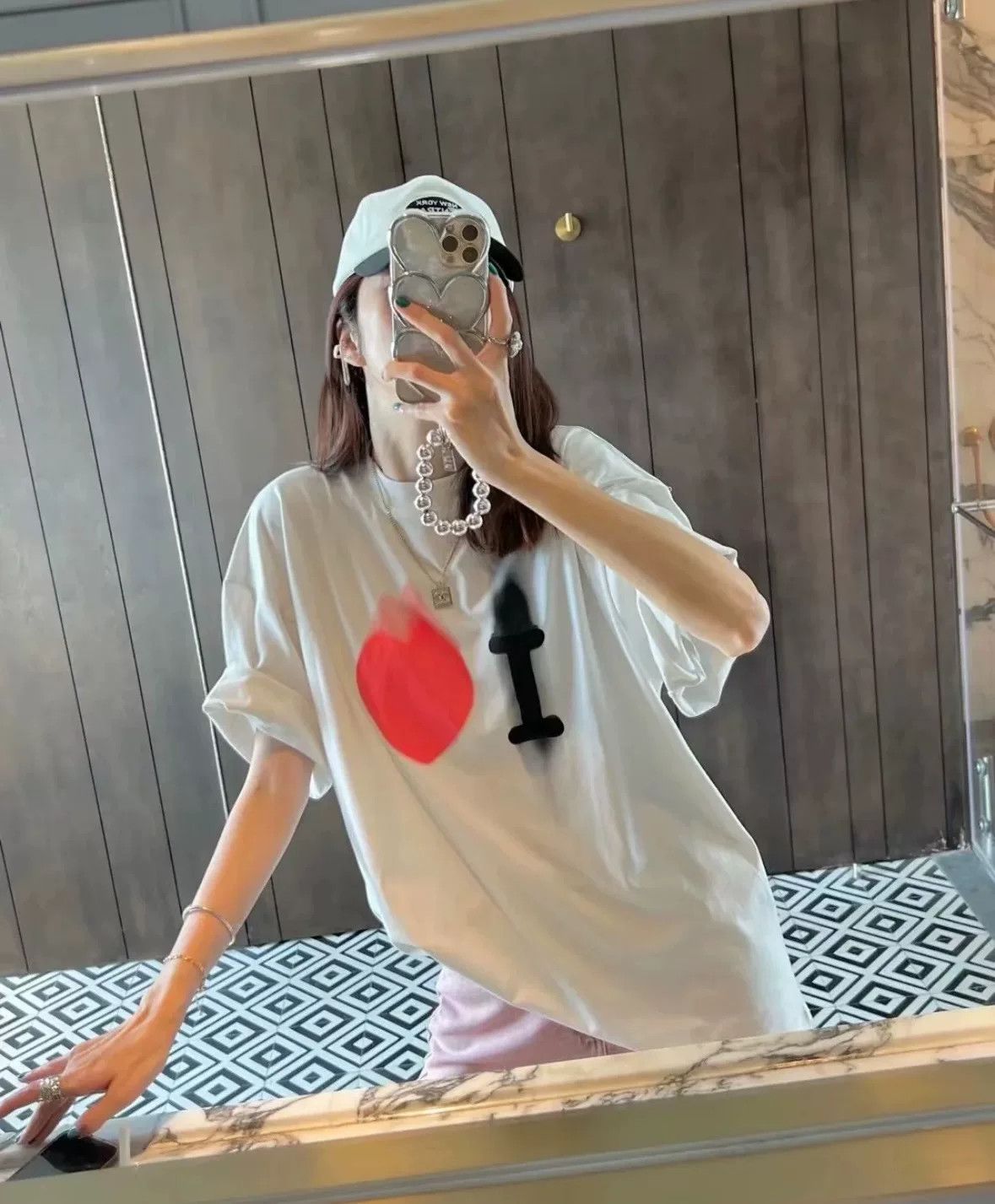 Balenciaga Balenciaga Heart Valentine Limited Tee Size US XS / EU 42 / 0 - 5 Thumbnail