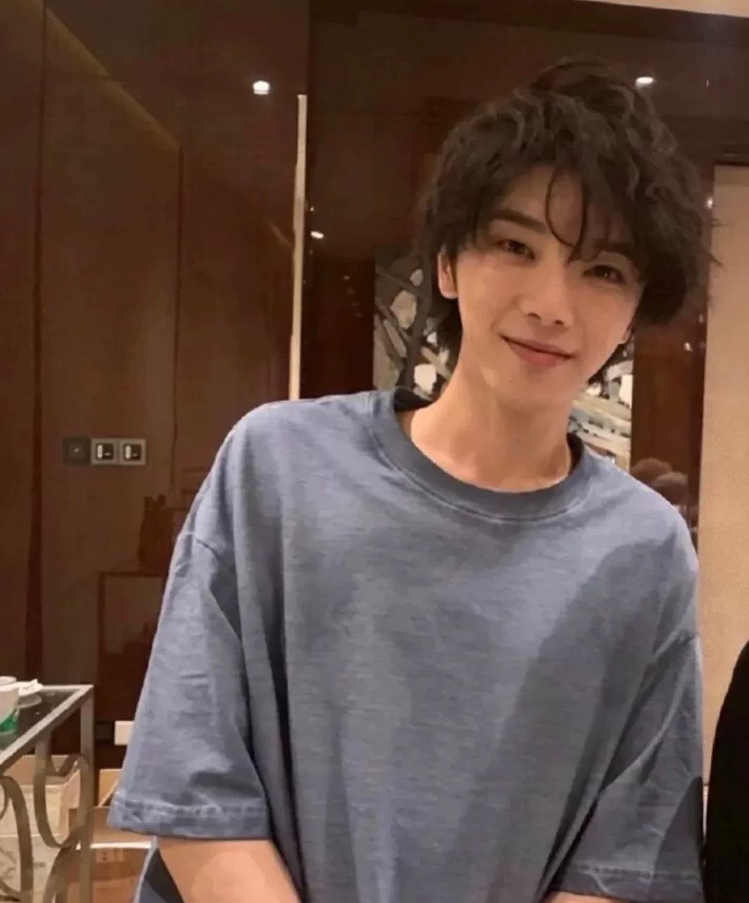 Balenciaga Balenciaga 2018 Limited Show Short Sleeve Size US XS / EU 42 / 0 - 3 Thumbnail