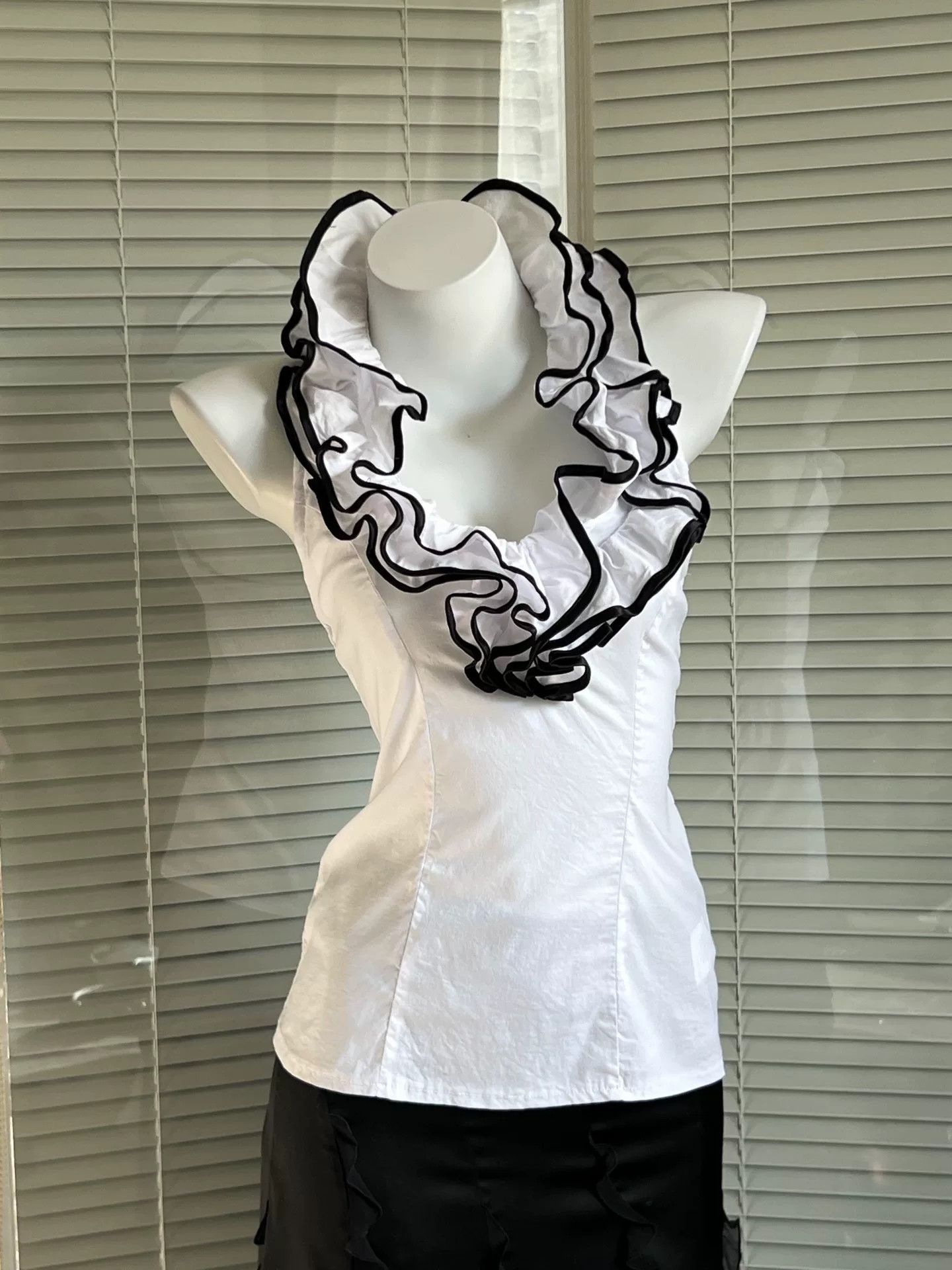 Vintage Vintage Ruffled Halter Neck Top Size M / US 6-8 / IT 42-44 - 6 Thumbnail