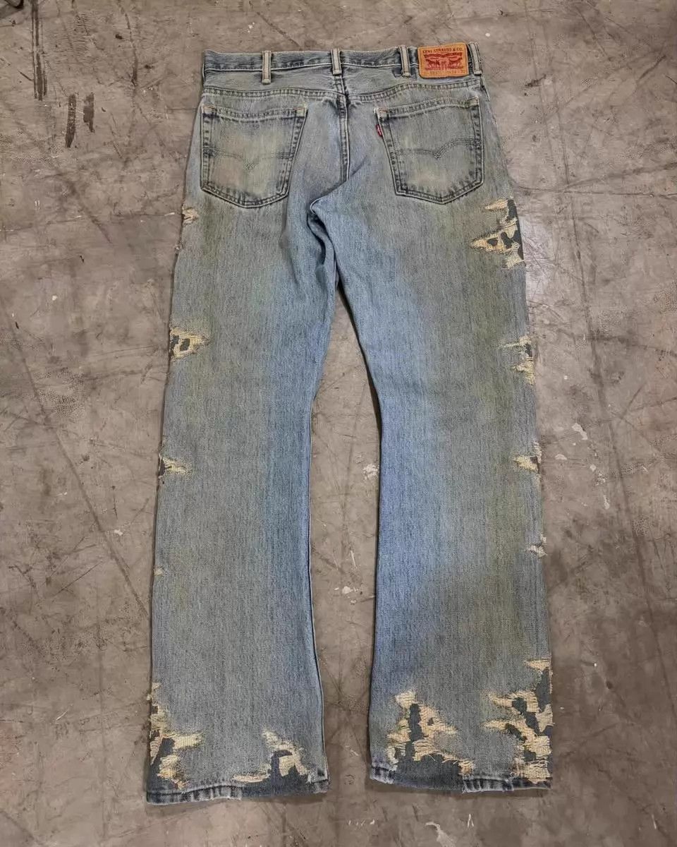 Levi's Blue Distressed Denim Jeans Size US 32 / EU 48 - 2 Thumbnail