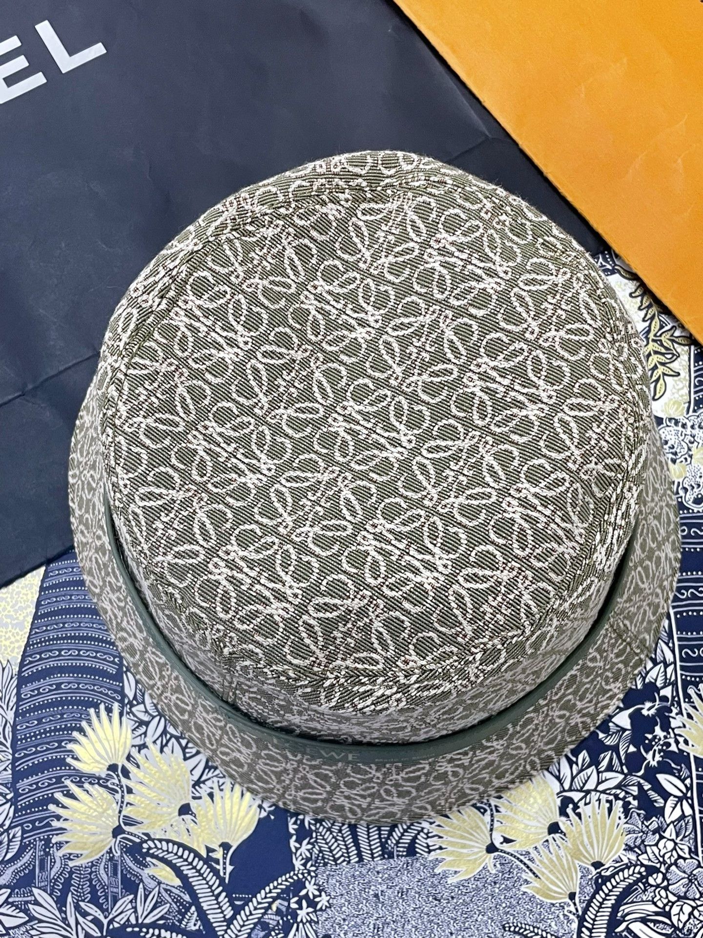 Loewe Loewe Green White Logo Bucket Hat Size ONE SIZE - 2 Thumbnail