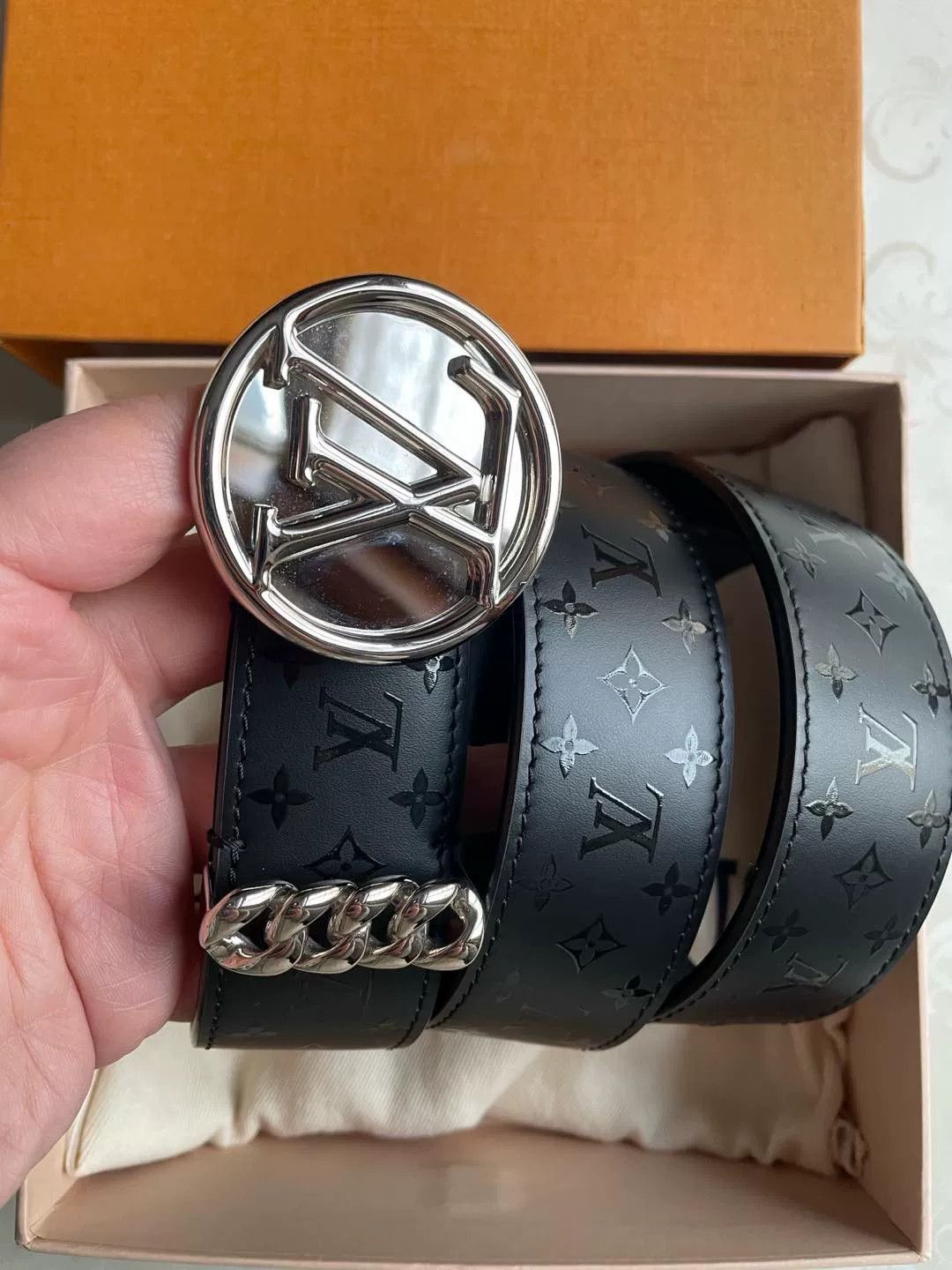 Louis Vuitton Louis Vuitton Black Subtle Logo Belt 85cm Size ONE SIZE - 2 Thumbnail