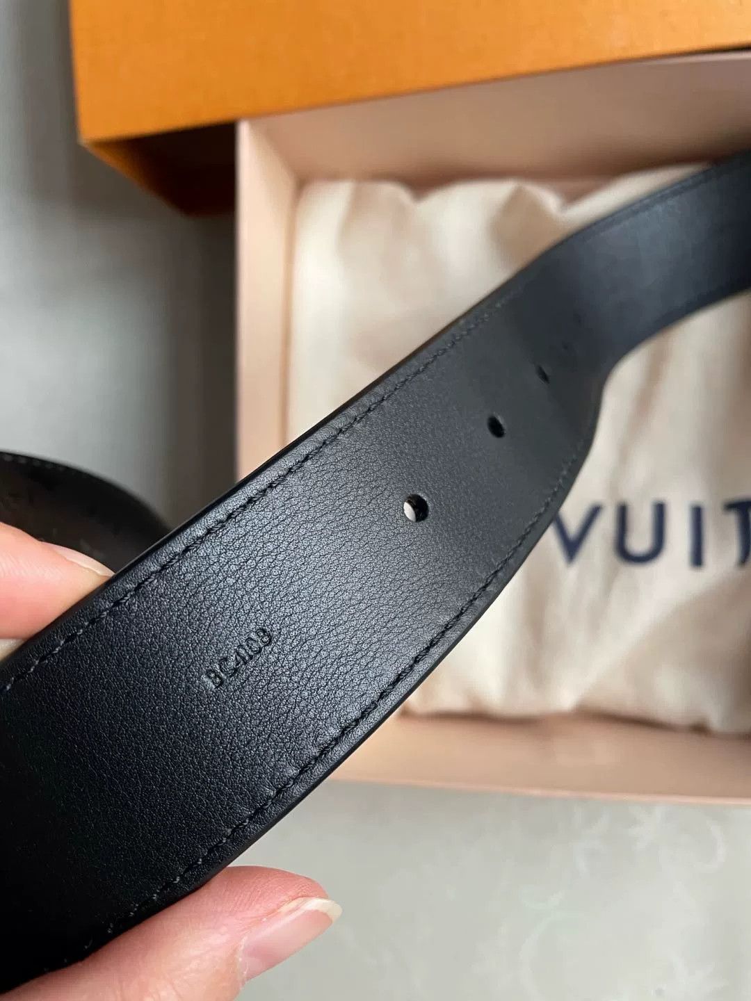Louis Vuitton Louis Vuitton Black Subtle Logo Belt 85cm Size ONE SIZE - 4 Thumbnail
