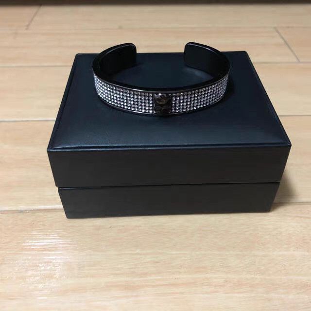 Roen White Rhinestone-Embellished Bangle Bracelet Size ONE SIZE - 2 Thumbnail