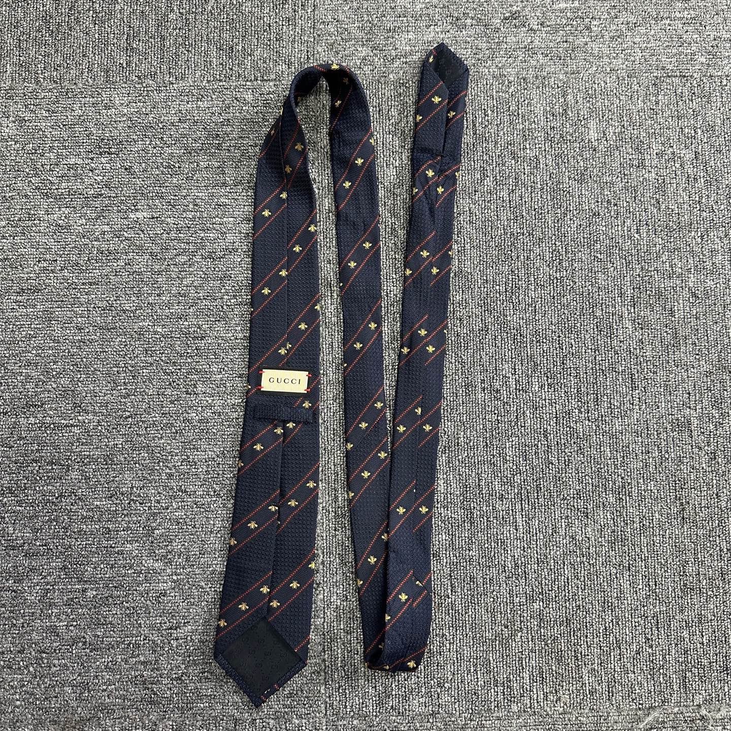 Gucci Gucci Navy Silk Bee Embroidery Tie Size ONE SIZE - 3 Thumbnail