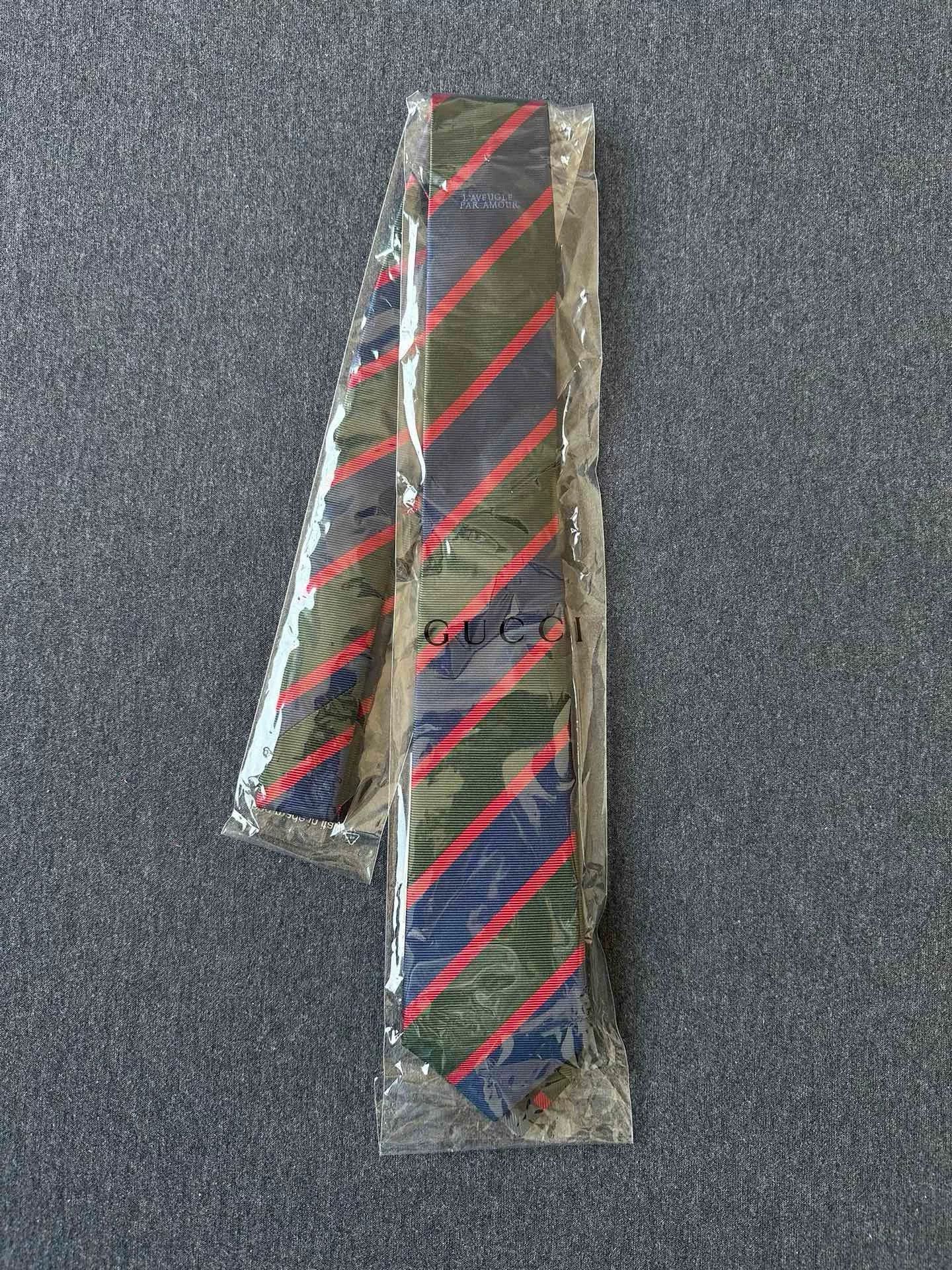Gucci Gucci Red Green Stripe Silk Tie Size ONE SIZE - 2 Thumbnail