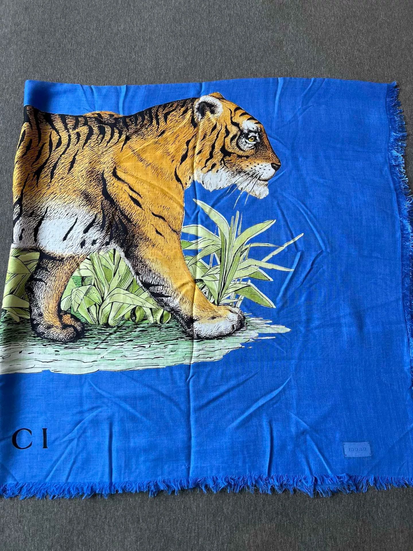 Gucci Gucci Blue Tiger Print Scarf Size ONE SIZE - 3 Thumbnail