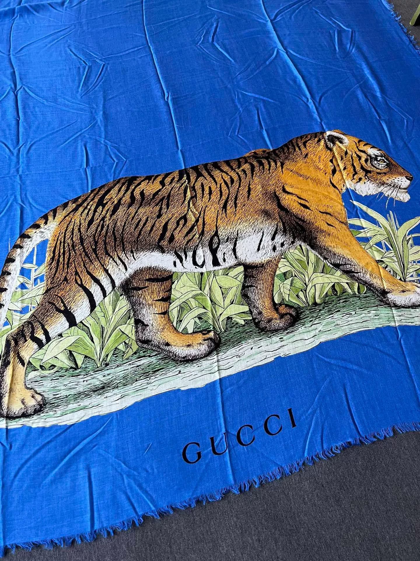 Gucci Gucci Blue Tiger Print Scarf Size ONE SIZE - 5 Thumbnail