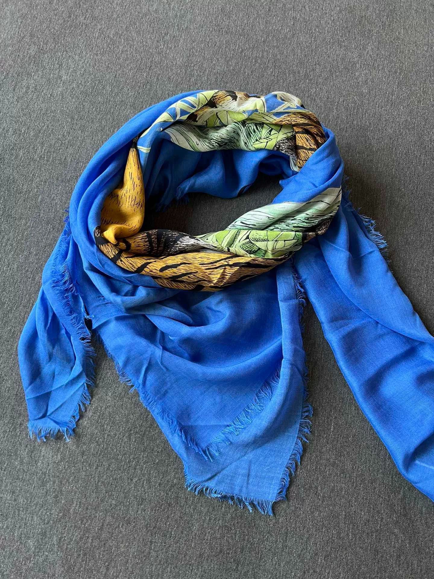 Gucci Gucci Blue Tiger Print Scarf Size ONE SIZE - 2 Thumbnail