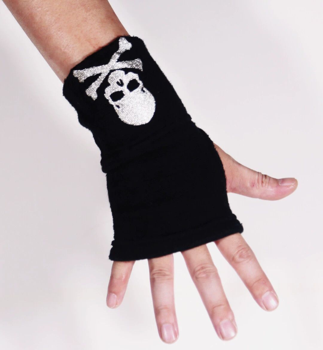 Mastermind Japan Black Skull Crossbones Wristbands Size ONE SIZE - 5 Thumbnail