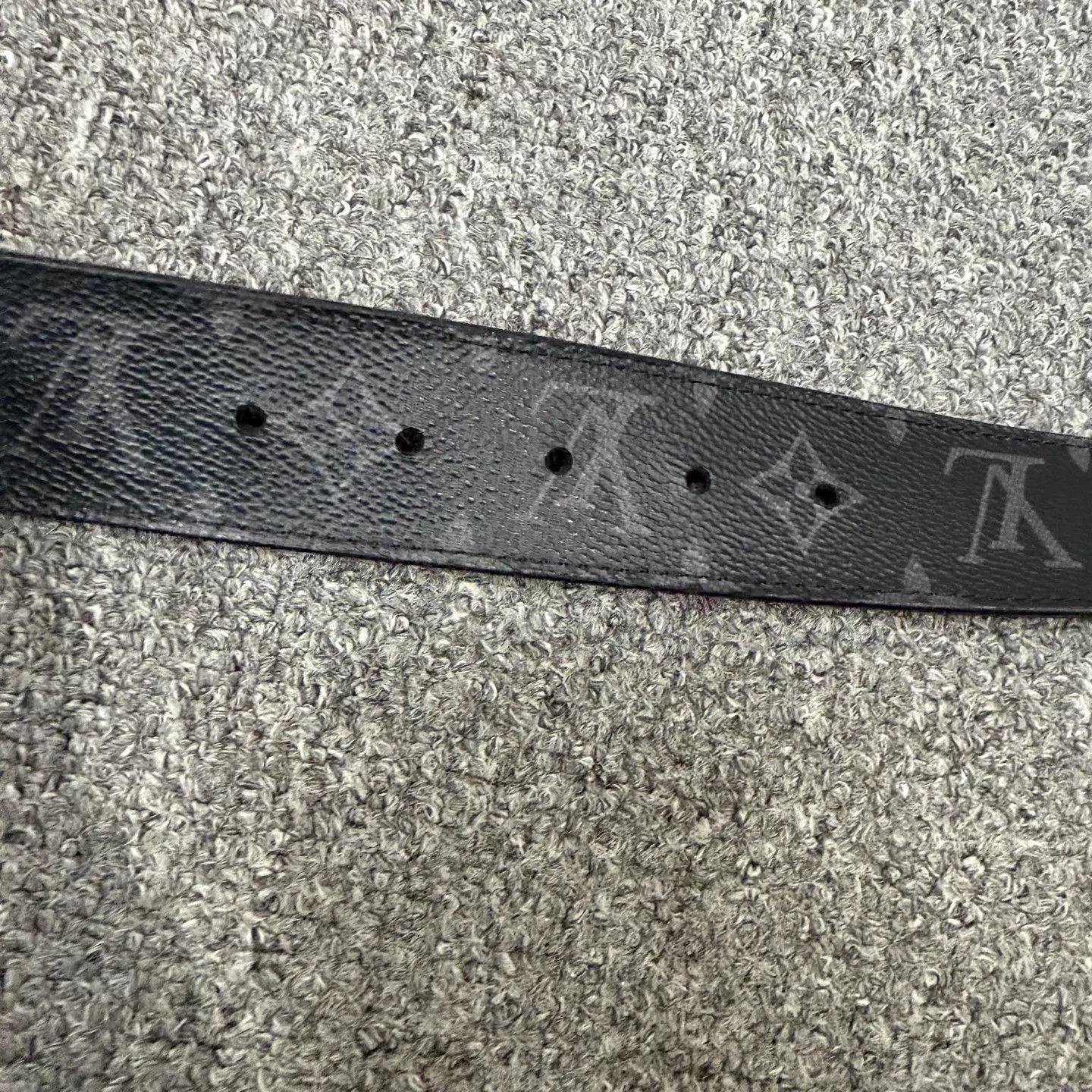 Louis Vuitton Black Leather Belt with Silver Buckle Size ONE SIZE - 7 Thumbnail