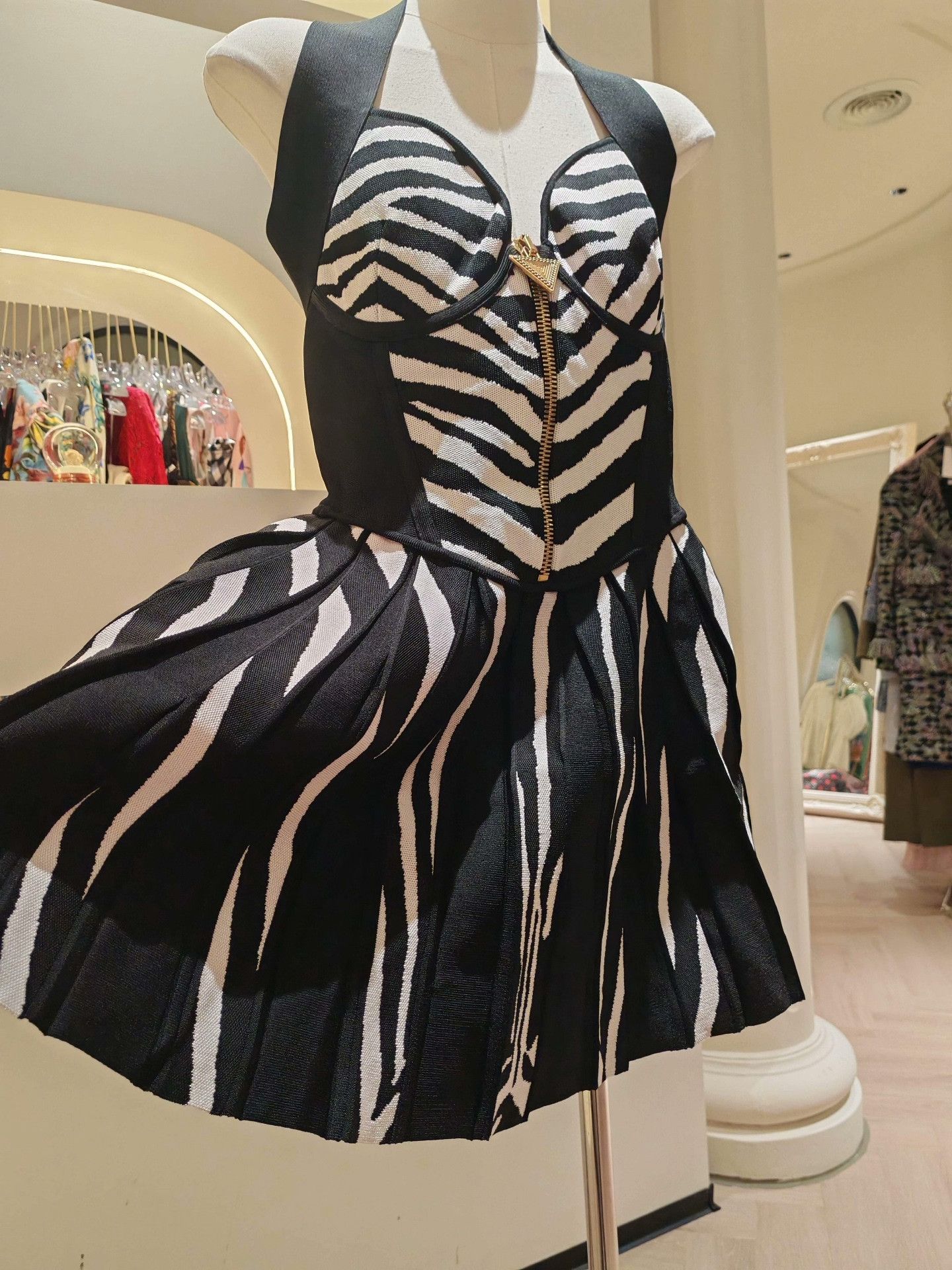 Balmain Balmain Zebra Print Halter Pleated Skirt Size 32" / US 10 / IT 46 - 3 Thumbnail