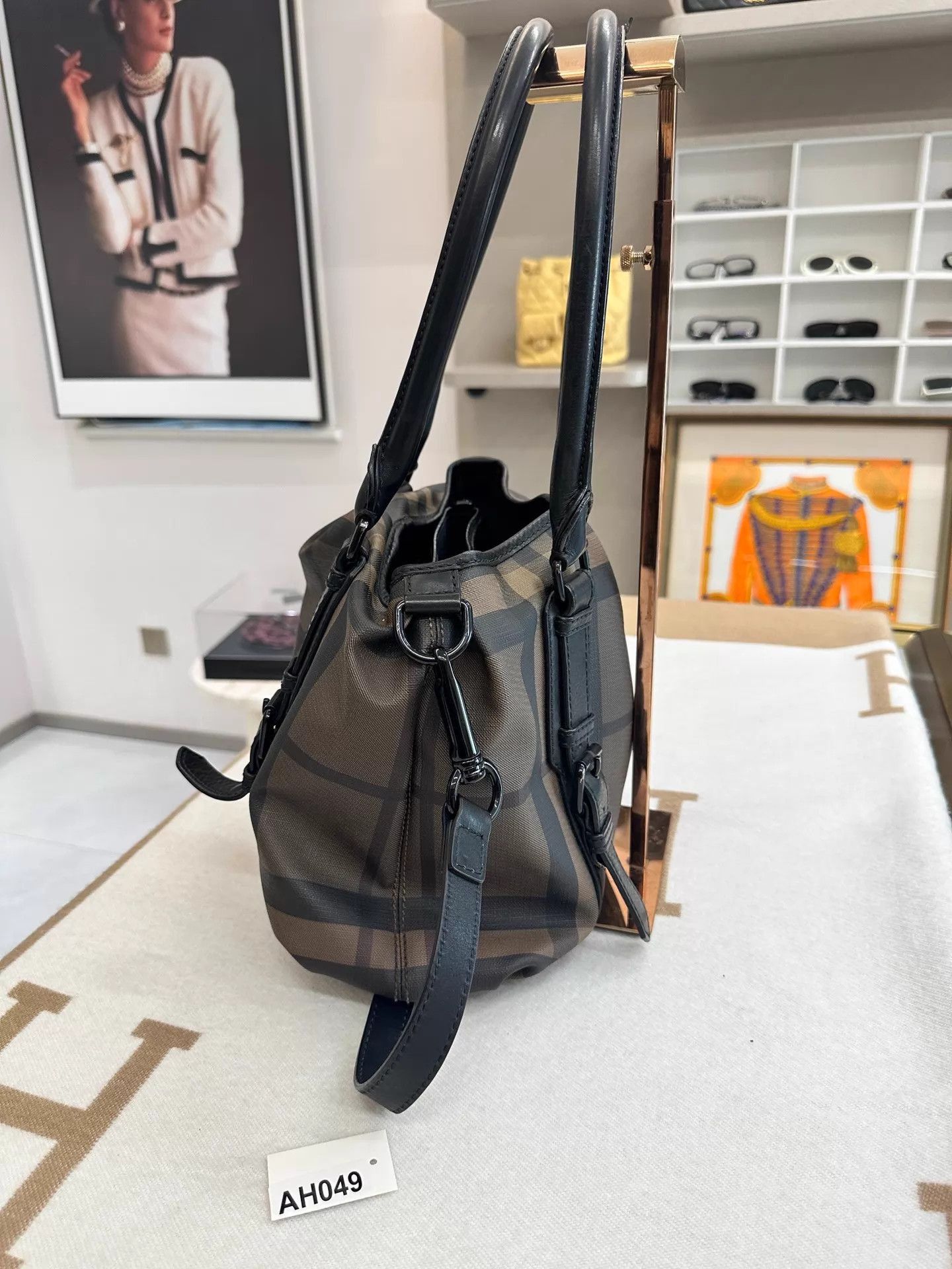 Burberry Multi Checkered Tote Bag with Leather Straps Size ONE SIZE - 4 Thumbnail