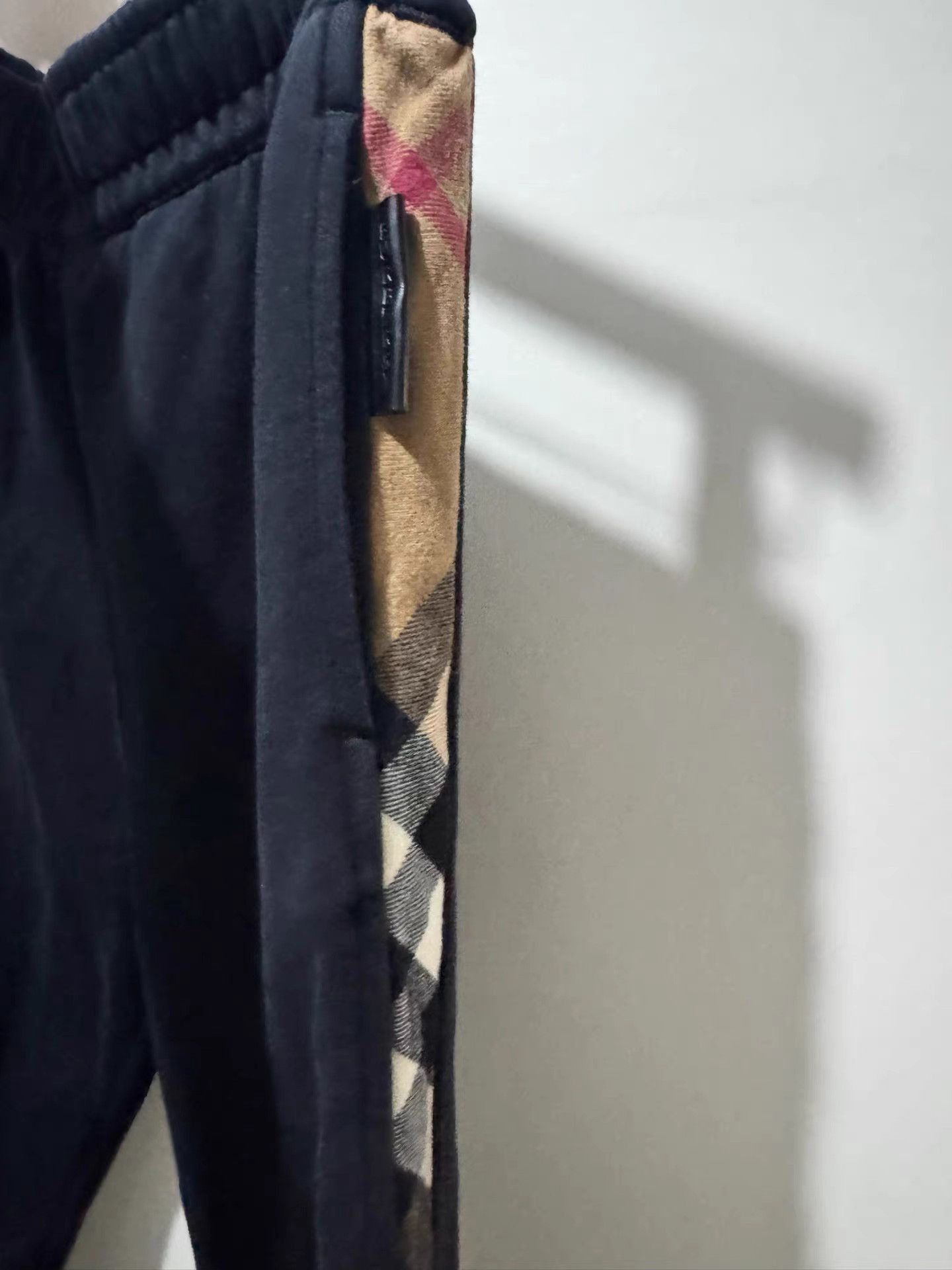 Burberry Black Sweatpants with Side Accents Size US 32 / EU 48 - 3 Thumbnail