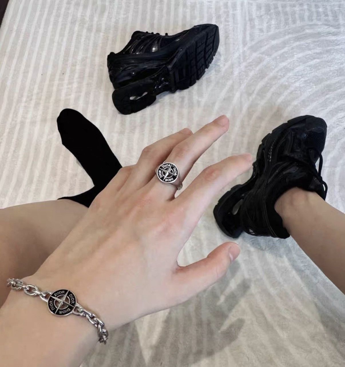 Dior Silver Chain Bracelet with Circular Charm Size ONE SIZE - 6 Thumbnail