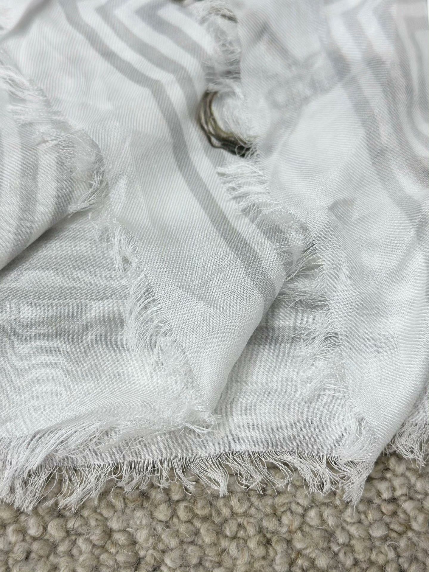 Alexander McQueen Alexander McQueen Classic Skull Scarf Size ONE SIZE - 3 Thumbnail