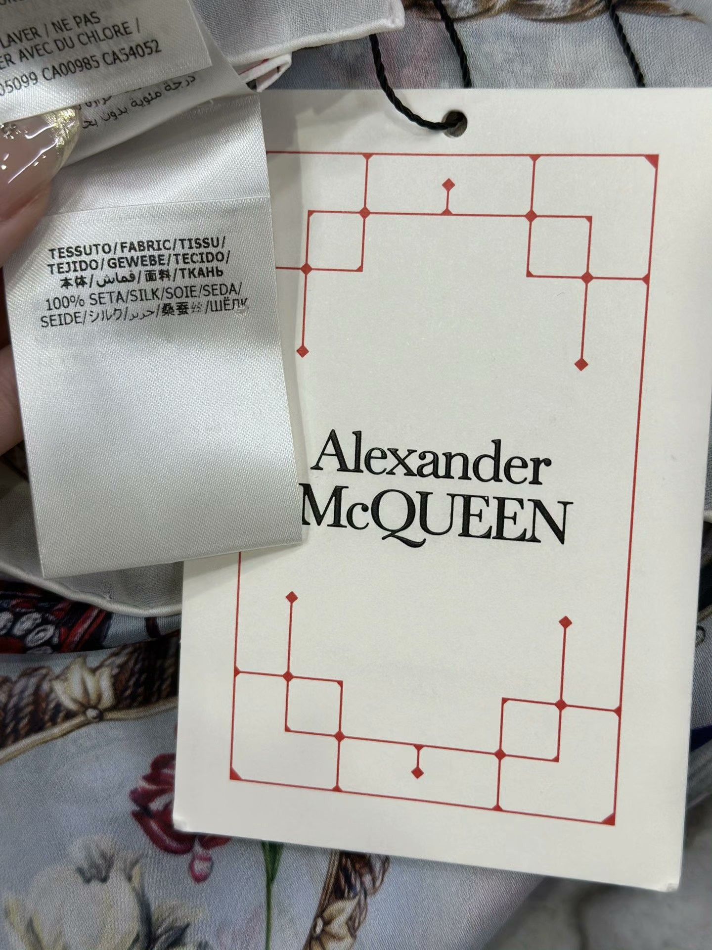 Alexander McQueen Alexander McQueen Skull Print Scarf Size ONE SIZE - 8 Thumbnail