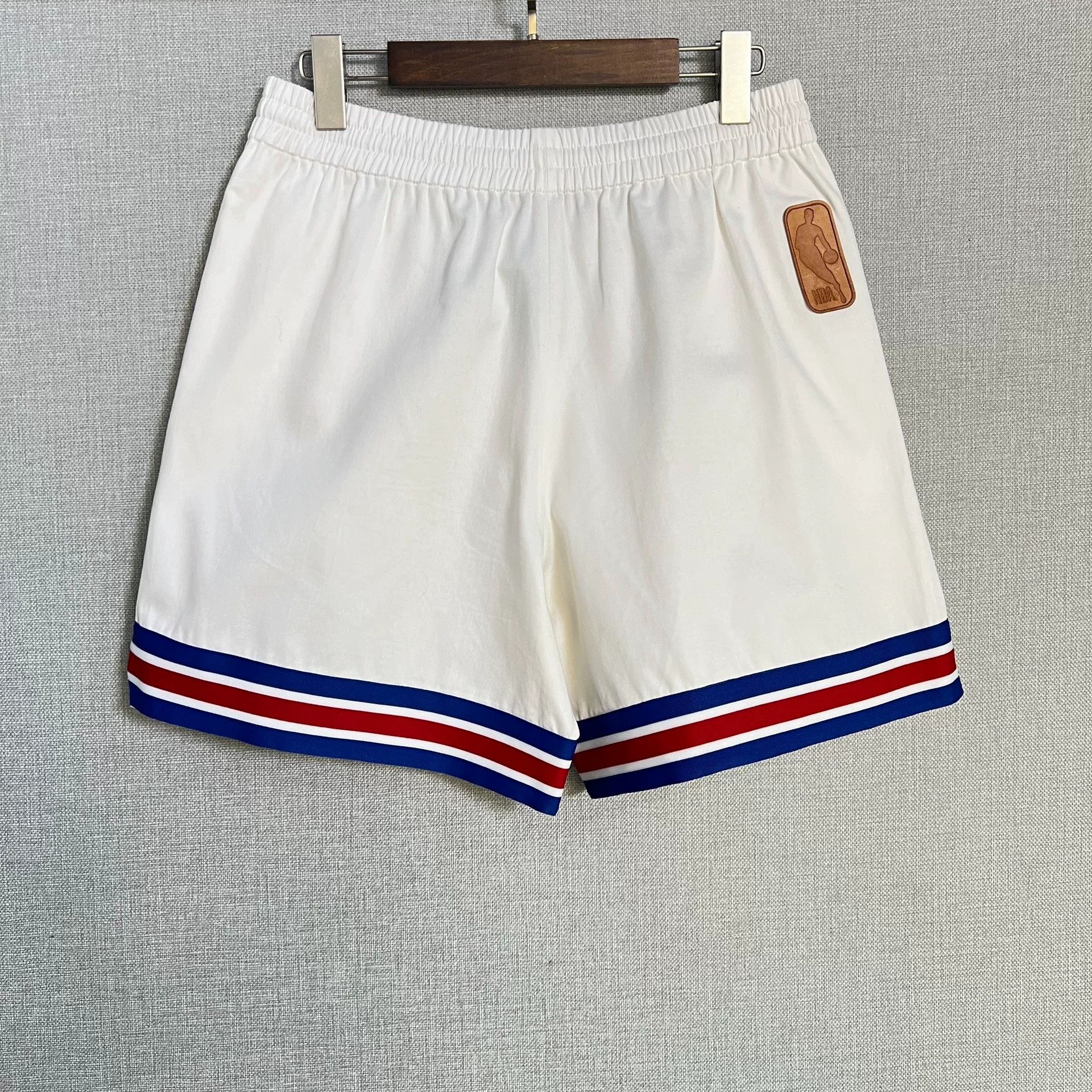 Louis Vuitton LV x NBA Flocked Logo Shorts Size US 32 / EU 48 - 2 Thumbnail