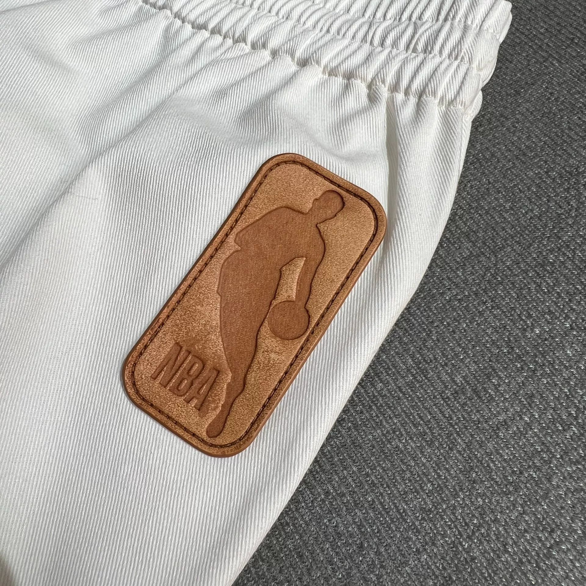 Louis Vuitton LV x NBA Flocked Logo Shorts Size US 32 / EU 48 - 4 Thumbnail