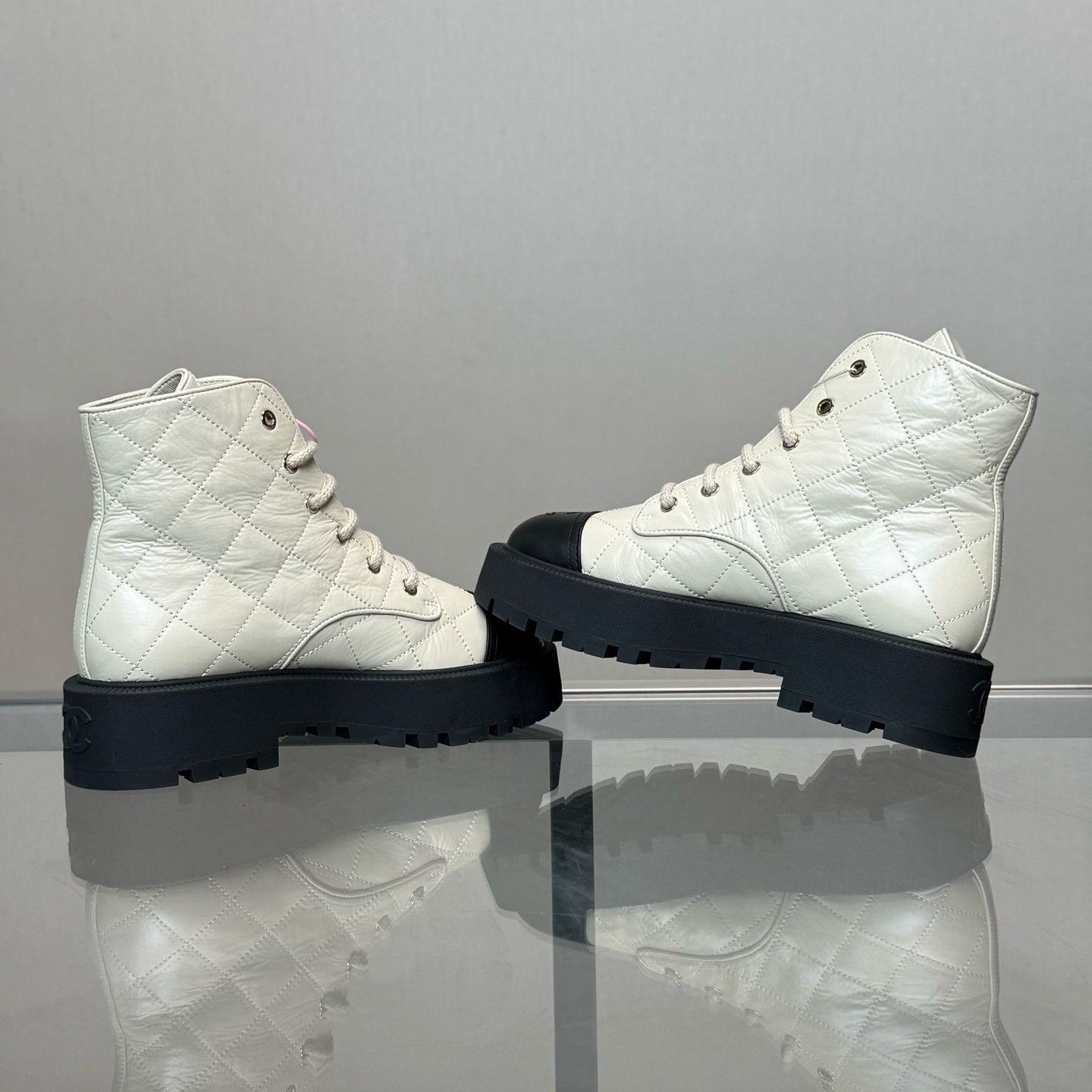 Chanel Chanel Beige Patchwork Martin Boots Size US 7 / IT 37 - 6 Thumbnail