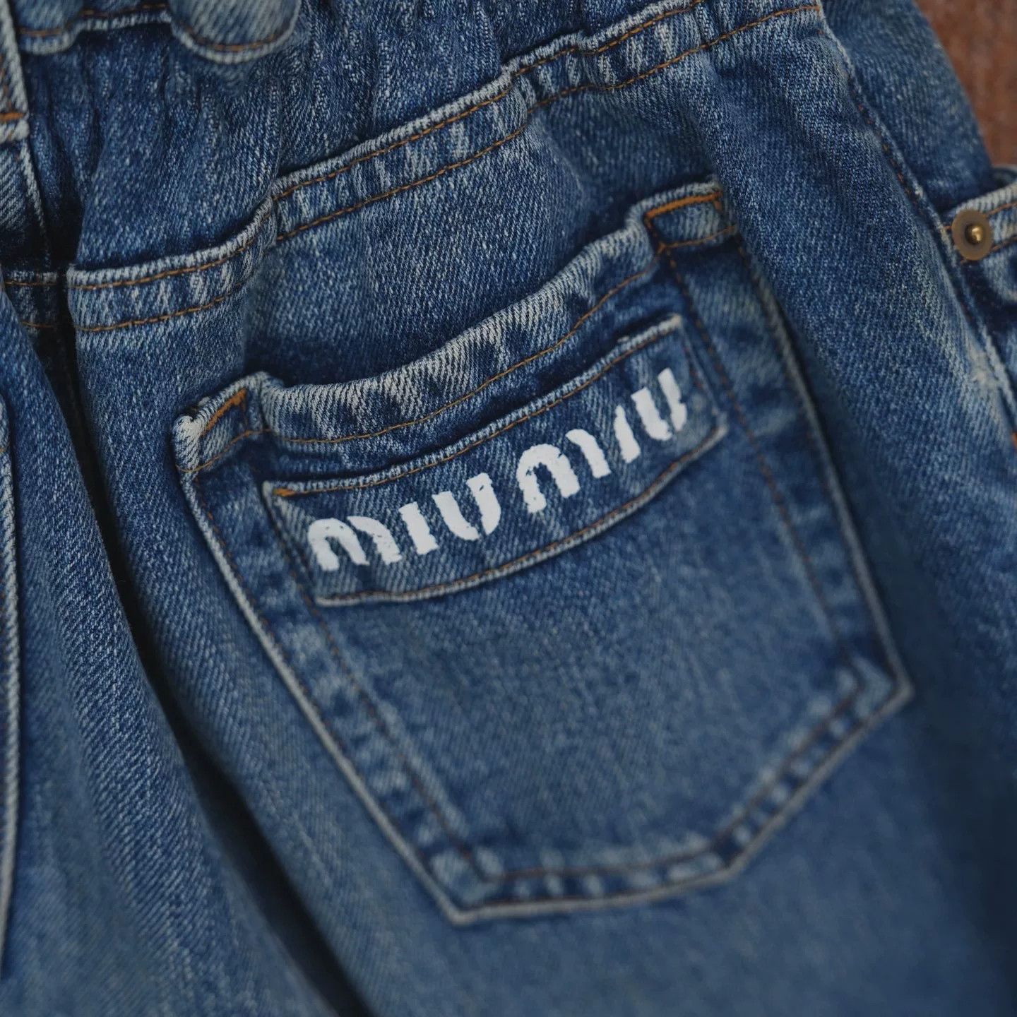 Miu Miu Miumiu Pleated Waist Jeans Size 25" / US 0 / IT 36 - 4 Thumbnail