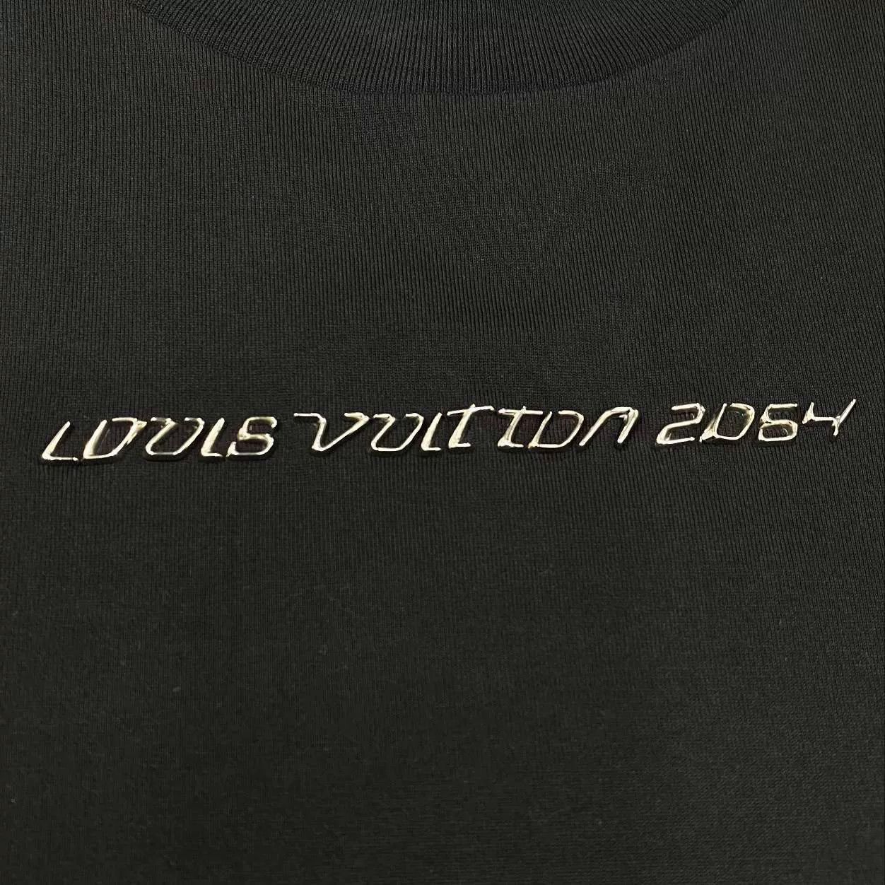 Louis Vuitton Louis Vuitton 2054 Metal Logo Short Sleeve Size US L / EU 52-54 / 3 - 3 Thumbnail