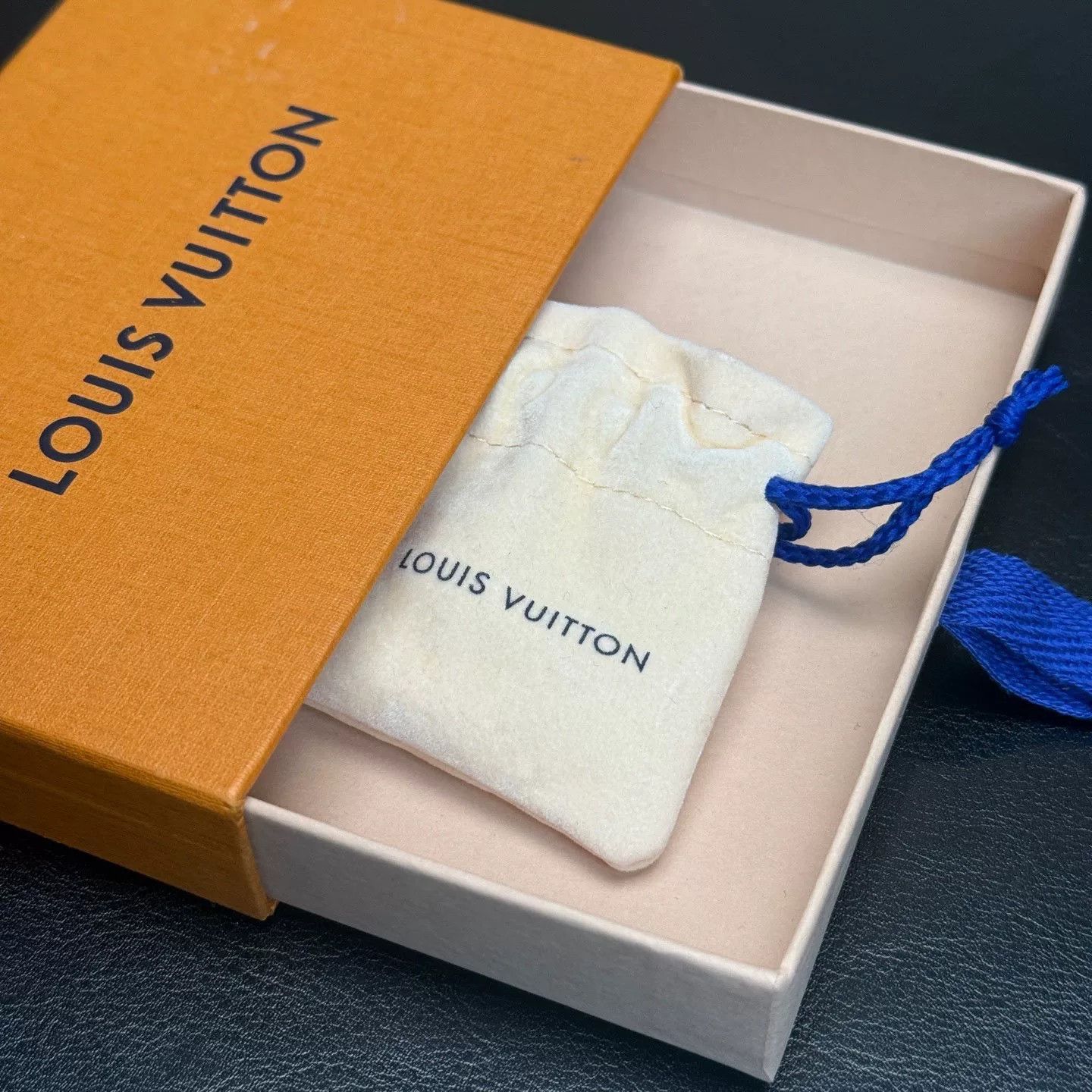 Louis Vuitton Louis Vuitton LV Double Ring Size ONE SIZE - 5 Thumbnail
