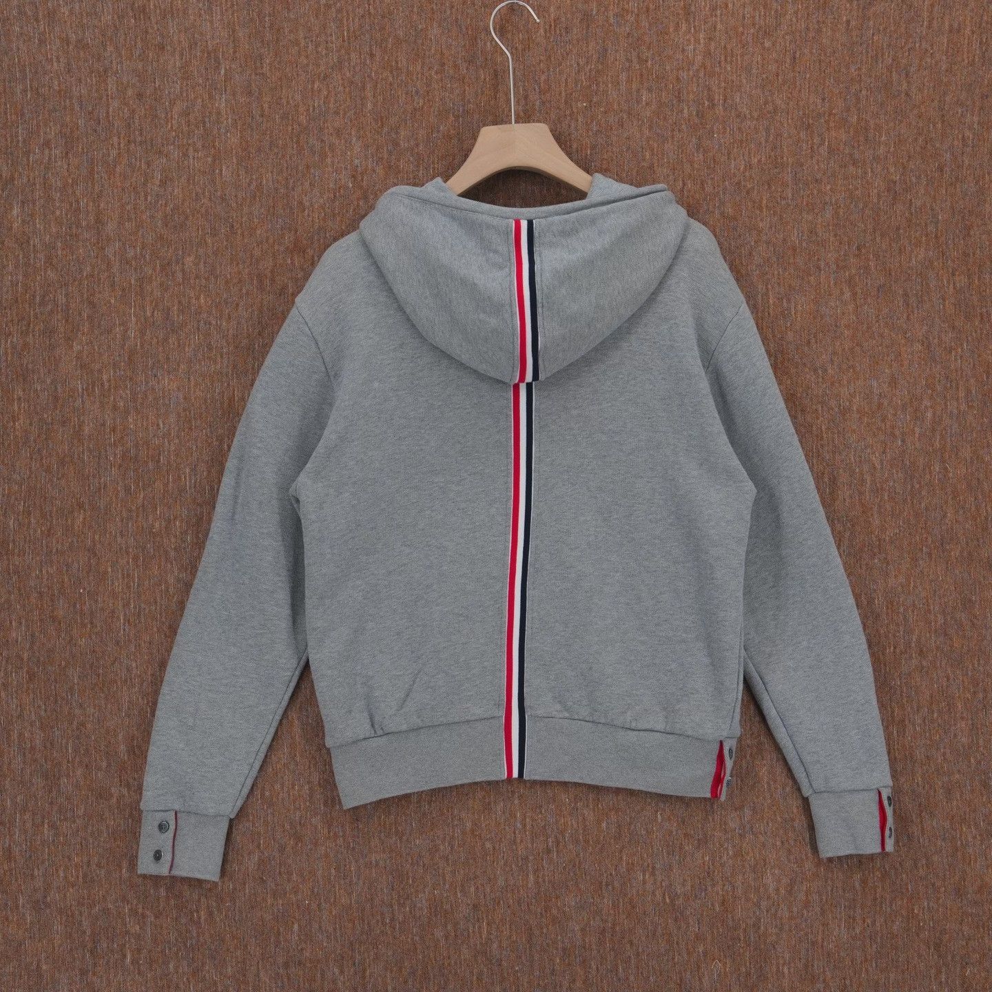 Thom Browne Thom Browne Back Three-Stripe Pullover Hoodie Size US M / EU 48-50 / 2 - 2 Thumbnail