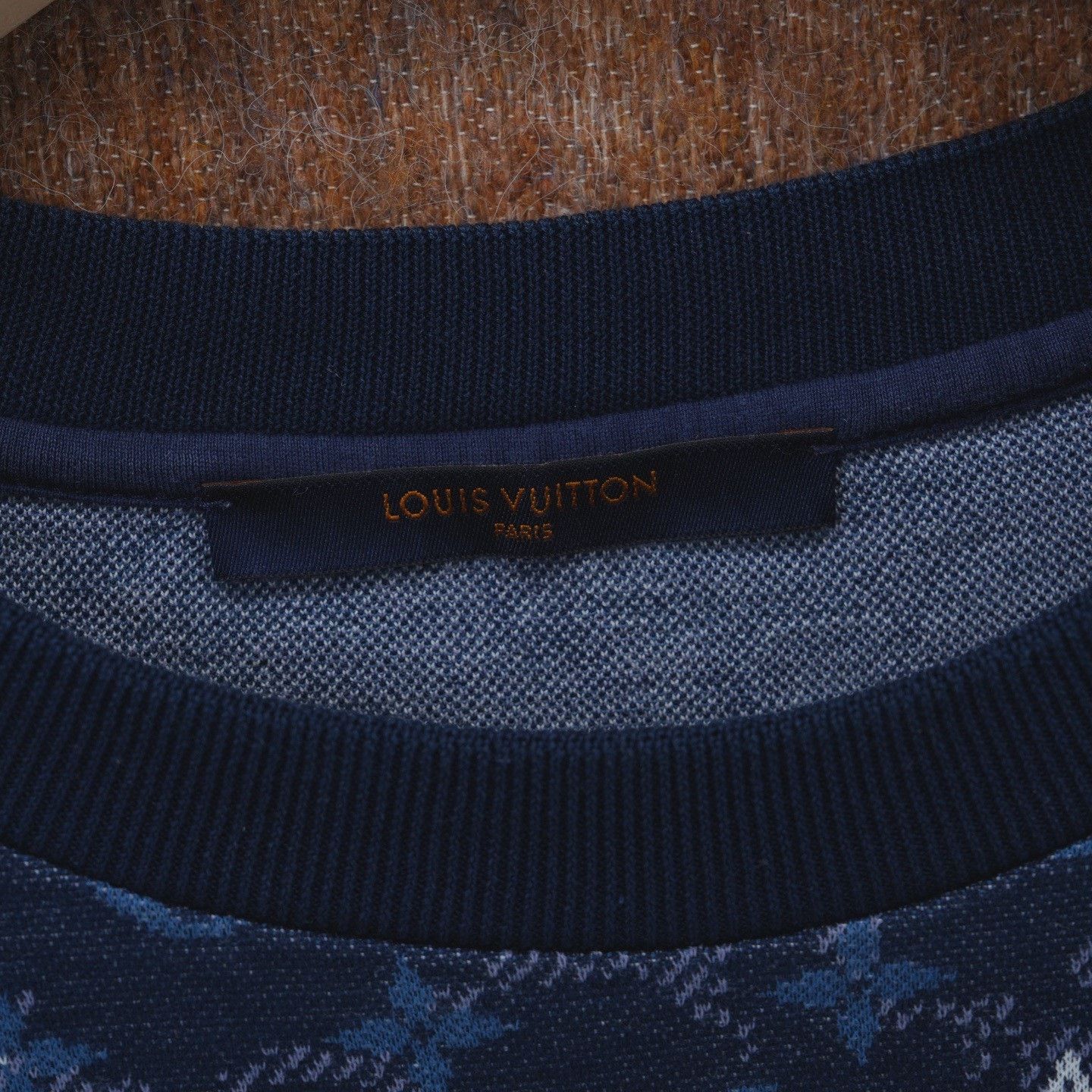 Louis Vuitton Louis Vuitton Tapestry Print Short-Sleeve Size US S / EU 44-46 / 1 - 3 Thumbnail