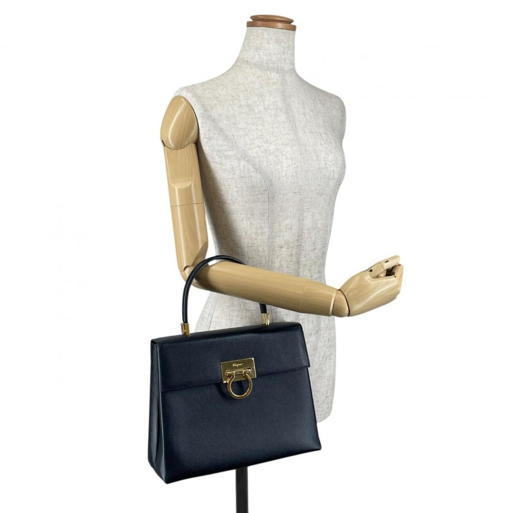 Salvatore Ferragamo Salvatore Ferragamo handbag/shoulder bag, Gancini design, leather, black. Size ONE SIZE - 15 Thumbnail
