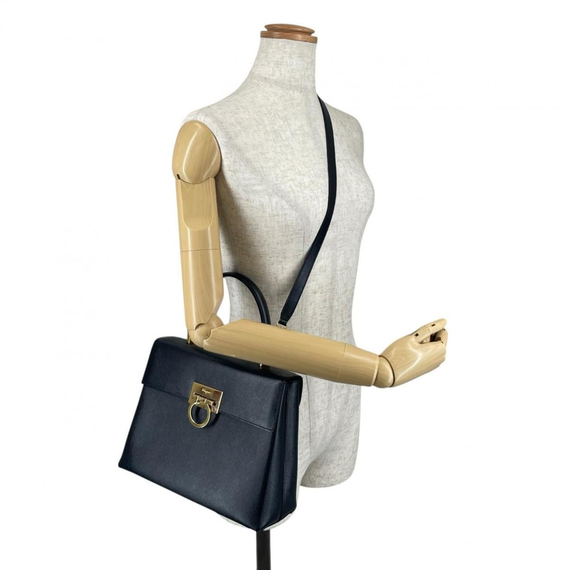 Salvatore Ferragamo Salvatore Ferragamo handbag/shoulder bag, Gancini design, leather, black. Size ONE SIZE - 16 Thumbnail